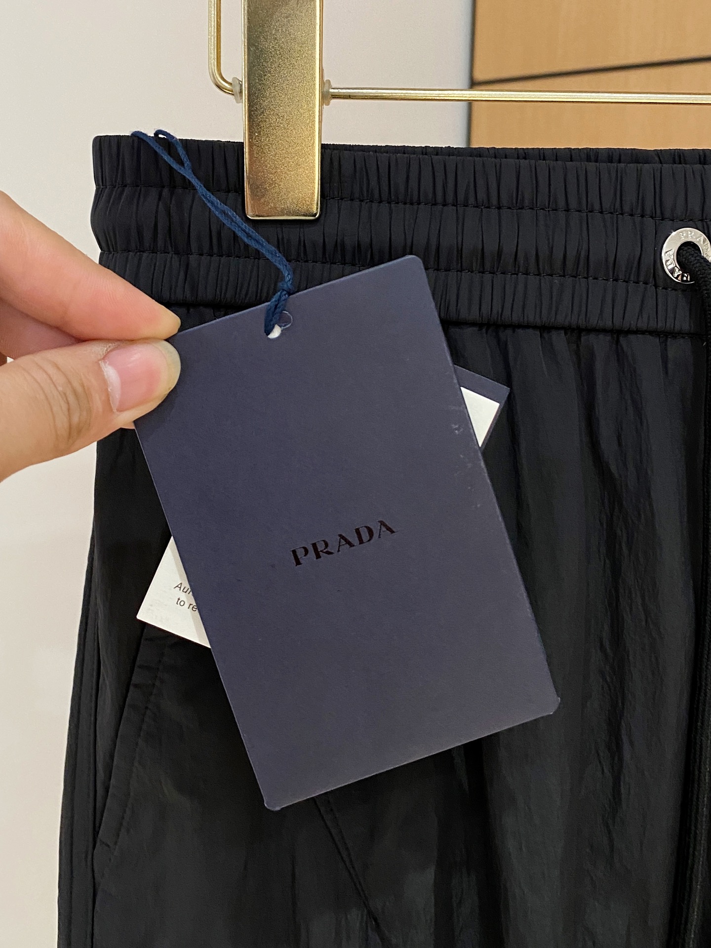 普拉达 2025ss秋冬新品 男士精品休闲裤顶级面料休闲裤，最新款上身版型无敌正!绝对可以闭眼收的一款此