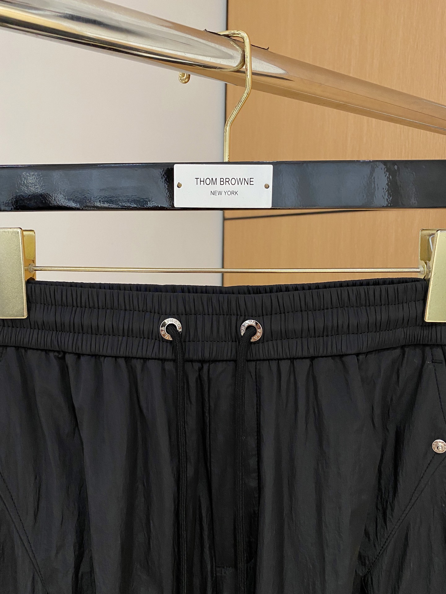 普拉达 2025ss秋冬新品 男士精品休闲裤顶级面料休闲裤，最新款上身版型无敌正!绝对可以闭眼收的一款此