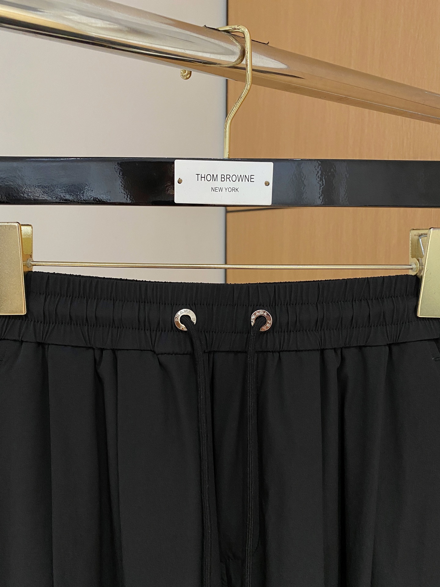 普拉达 2025ss秋冬新品 男士精品休闲裤顶级面料休闲裤，最新款上身版型无敌正!绝对可以闭眼收的一款此