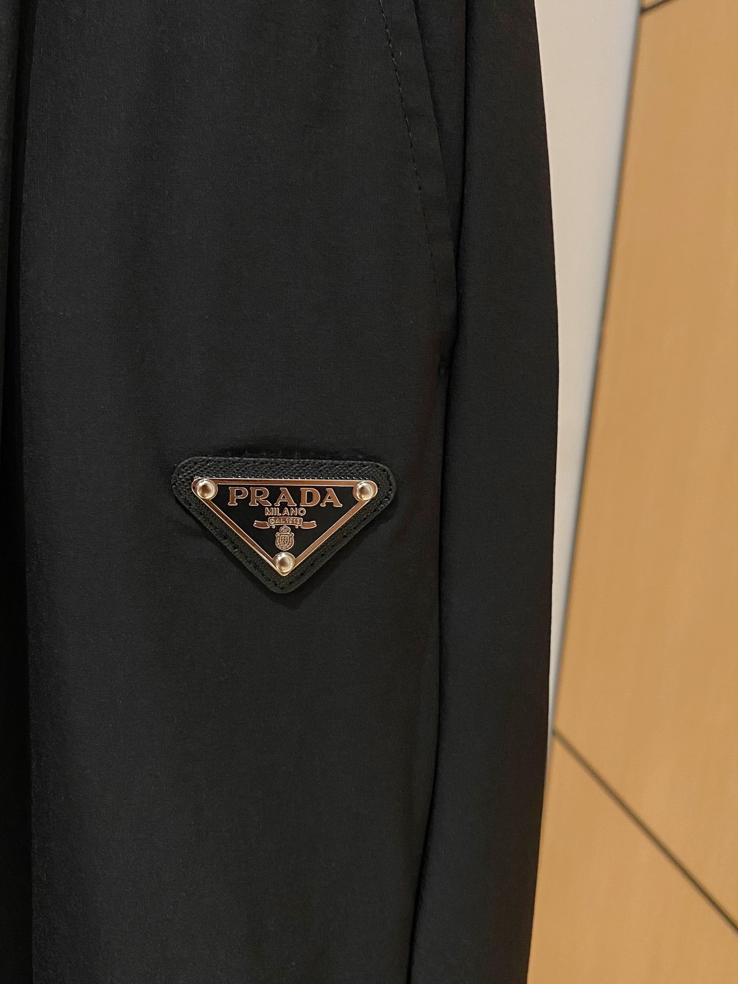 普拉达 2025ss秋冬新品 男士精品休闲裤顶级面料休闲裤，最新款上身版型无敌正!绝对可以闭眼收的一款此