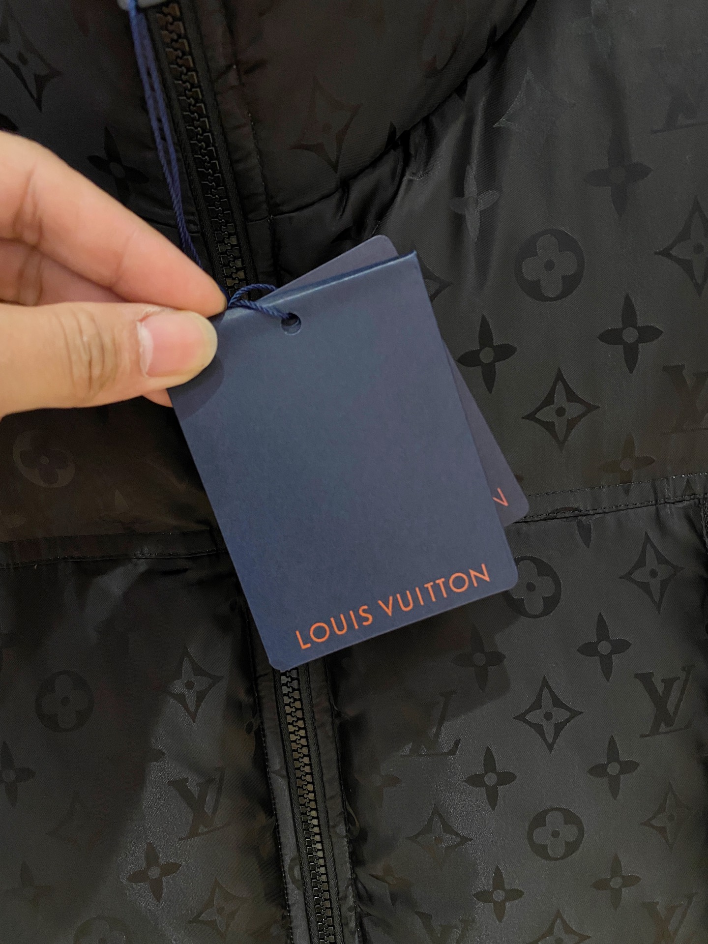 。Diro 2025秋冬新款🆕原版1:1订制五金配件全进口原版定制 欢迎专柜对比 绝对的高品质 采用顶级