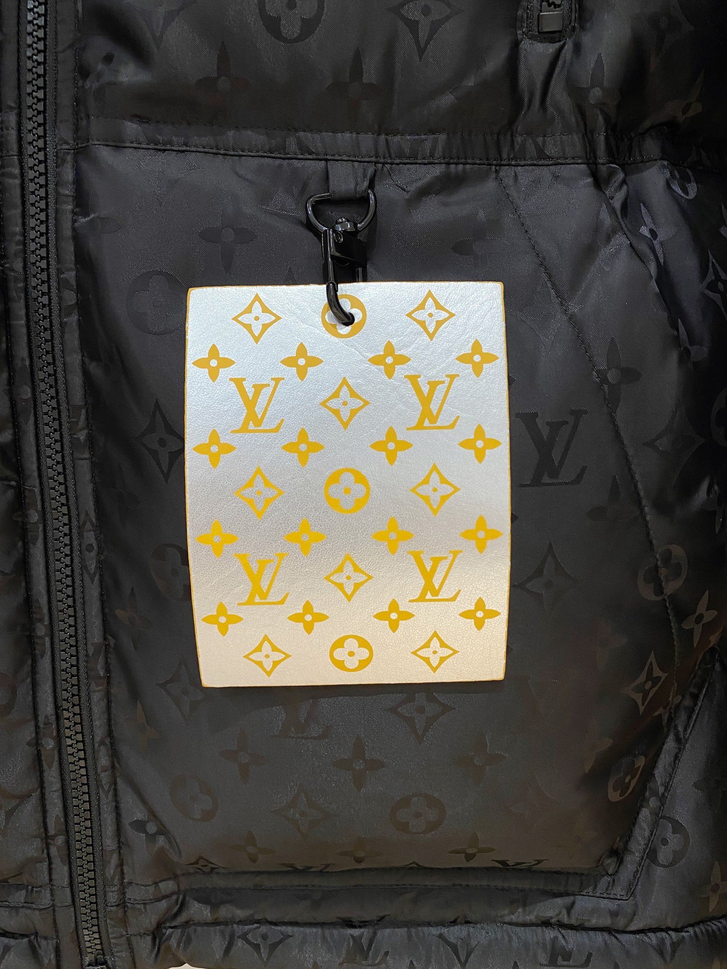 。Diro 2025秋冬新款🆕原版1:1订制五金配件全进口原版定制 欢迎专柜对比 绝对的高品质 采用顶级