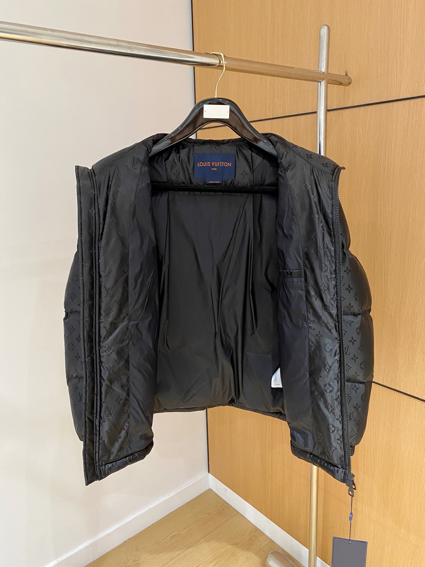 。Diro 2025秋冬新款🆕原版1:1订制五金配件全进口原版定制 欢迎专柜对比 绝对的高品质 采用顶级