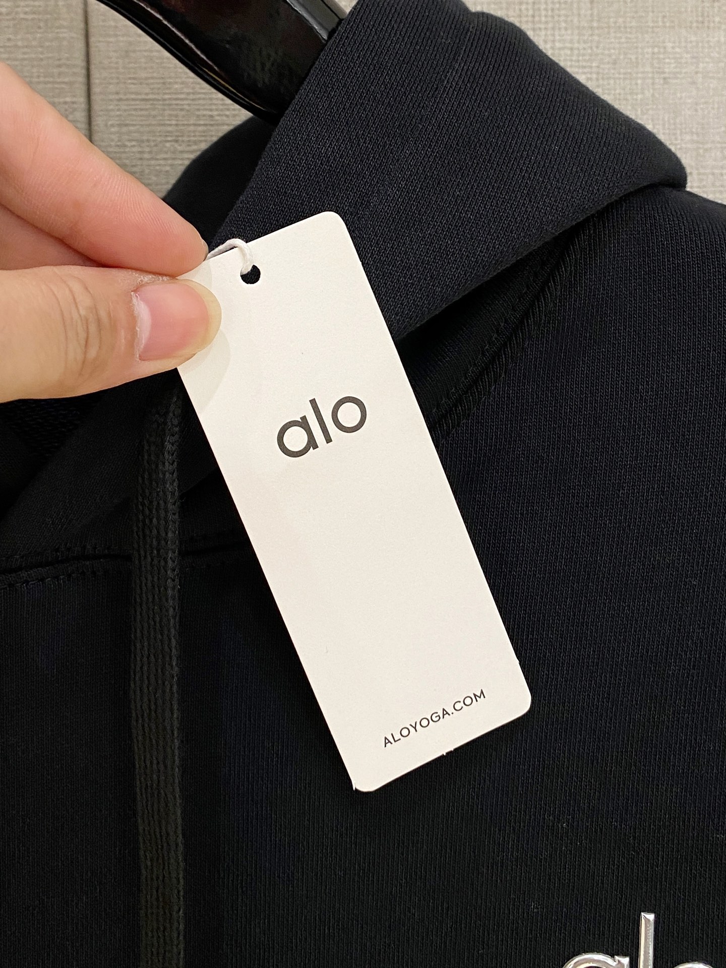 🌟🌟 -ALO 2025FW秋冬新品 休闲连帽卫衣 高端气质型必入的极品款式，一款极具腔调感与魅力的单品