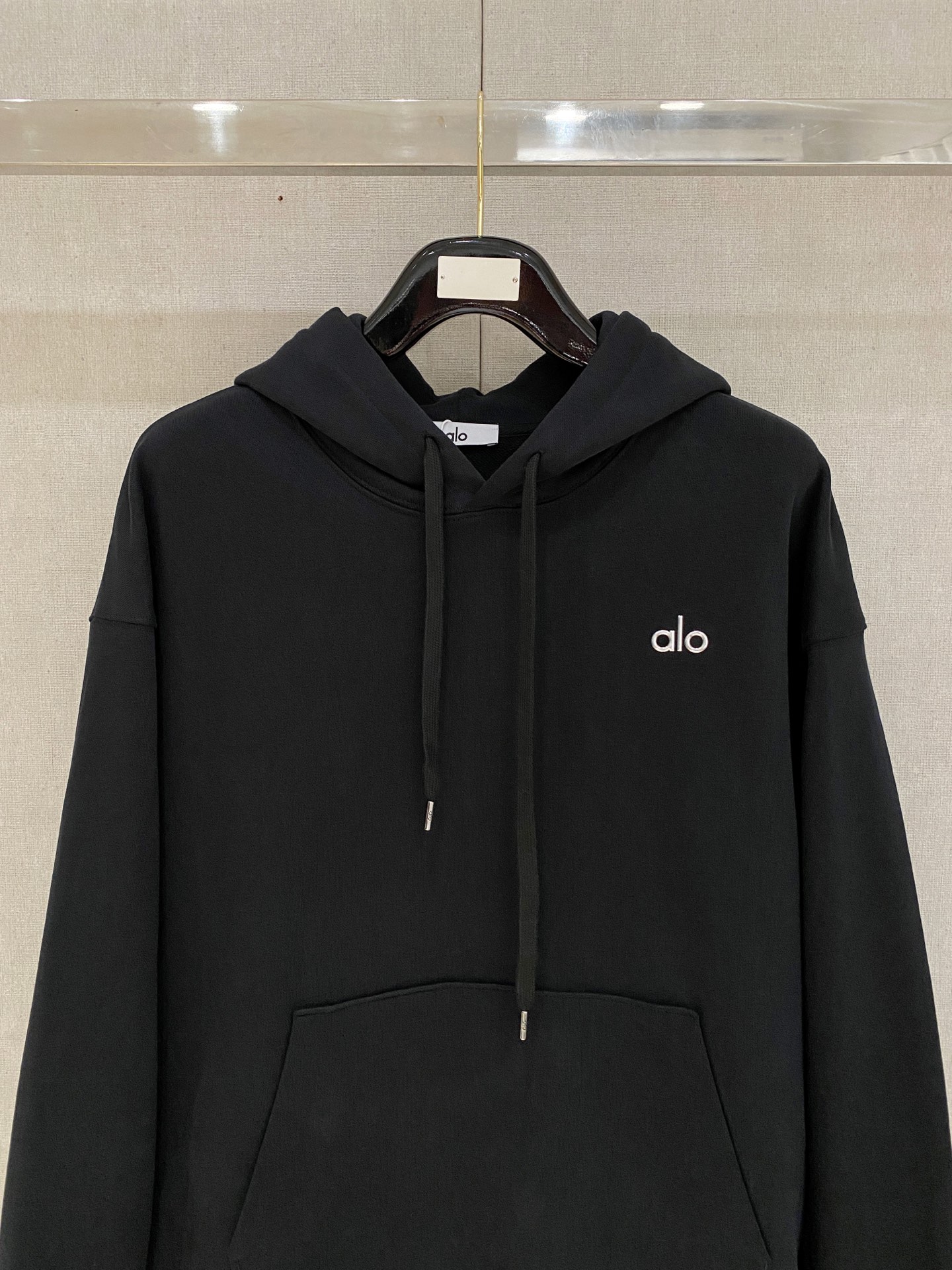 🌟🌟 -ALO 2025FW秋冬新品 休闲连帽卫衣 高端气质型必入的极品款式，一款极具腔调感与魅力的单品