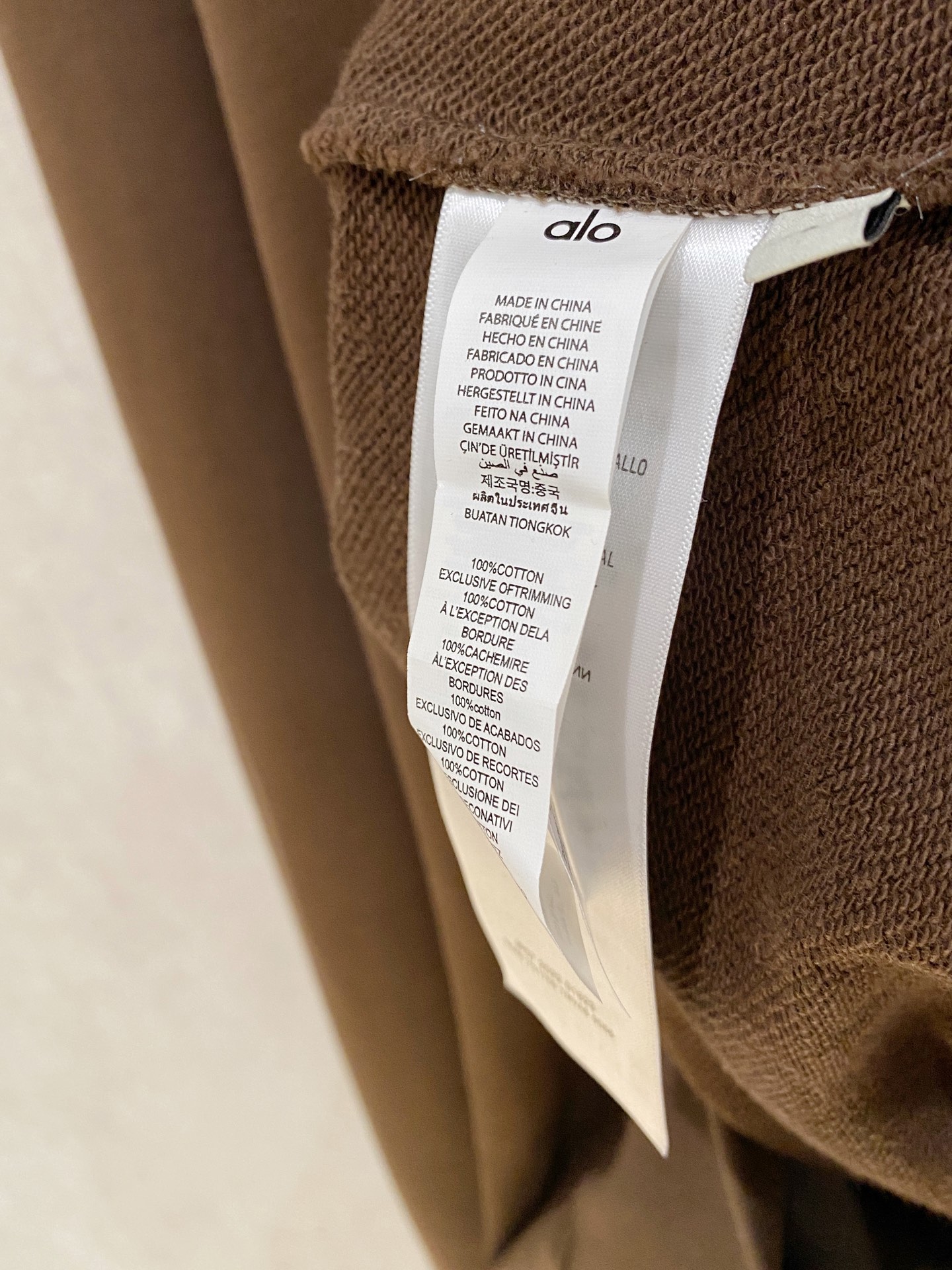 🌟🌟 -ALO 2025FW秋冬新品 休闲连帽卫衣 高端气质型必入的极品款式，一款极具腔调感与魅力的单品