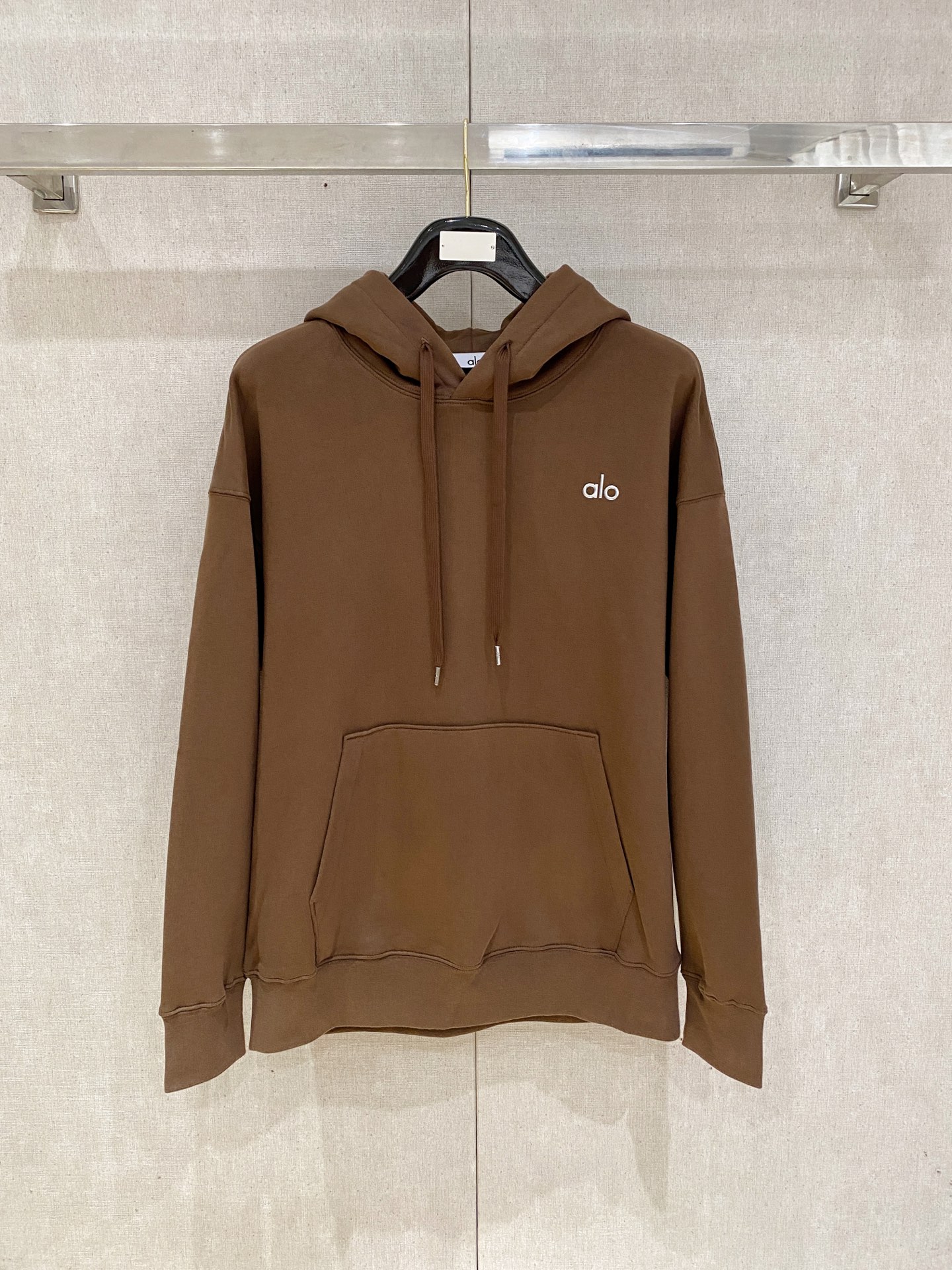 🌟🌟 -ALO 2025FW秋冬新品 休闲连帽卫衣 高端气质型必入的极品款式，一款极具腔调感与魅力的单品