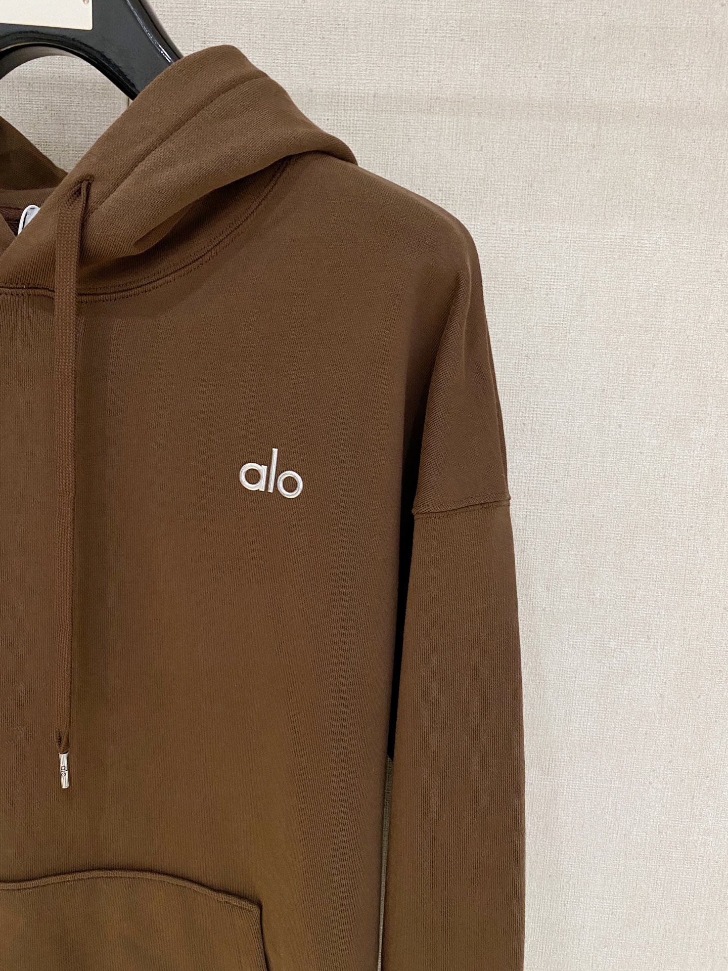 🌟🌟 -ALO 2025FW秋冬新品 休闲连帽卫衣 高端气质型必入的极品款式，一款极具腔调感与魅力的单品