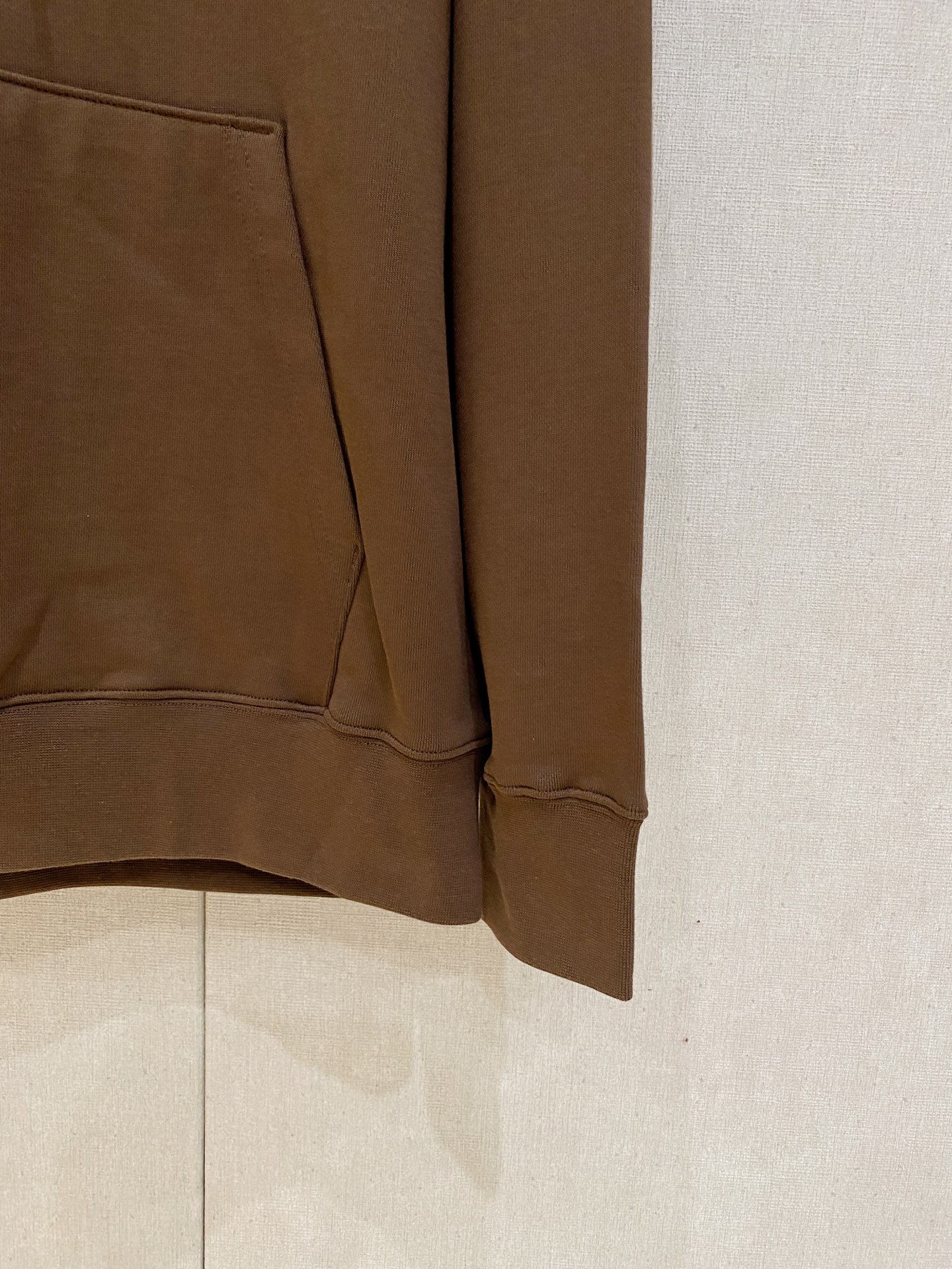 🌟🌟 -ALO 2025FW秋冬新品 休闲连帽卫衣 高端气质型必入的极品款式，一款极具腔调感与魅力的单品