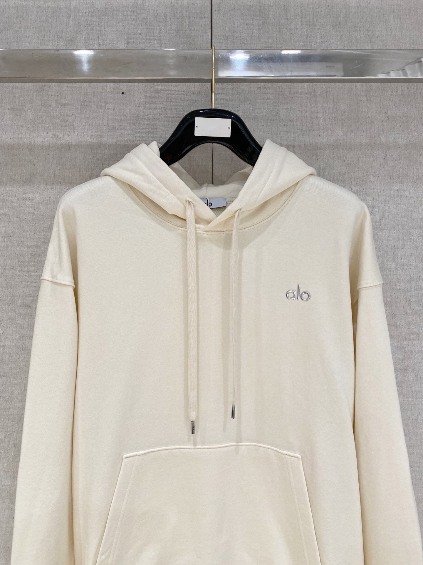 🌟🌟 -ALO 2025FW秋冬新品 休闲连帽卫衣 高端气质型必入的极品款式，一款极具腔调感与魅力的单品