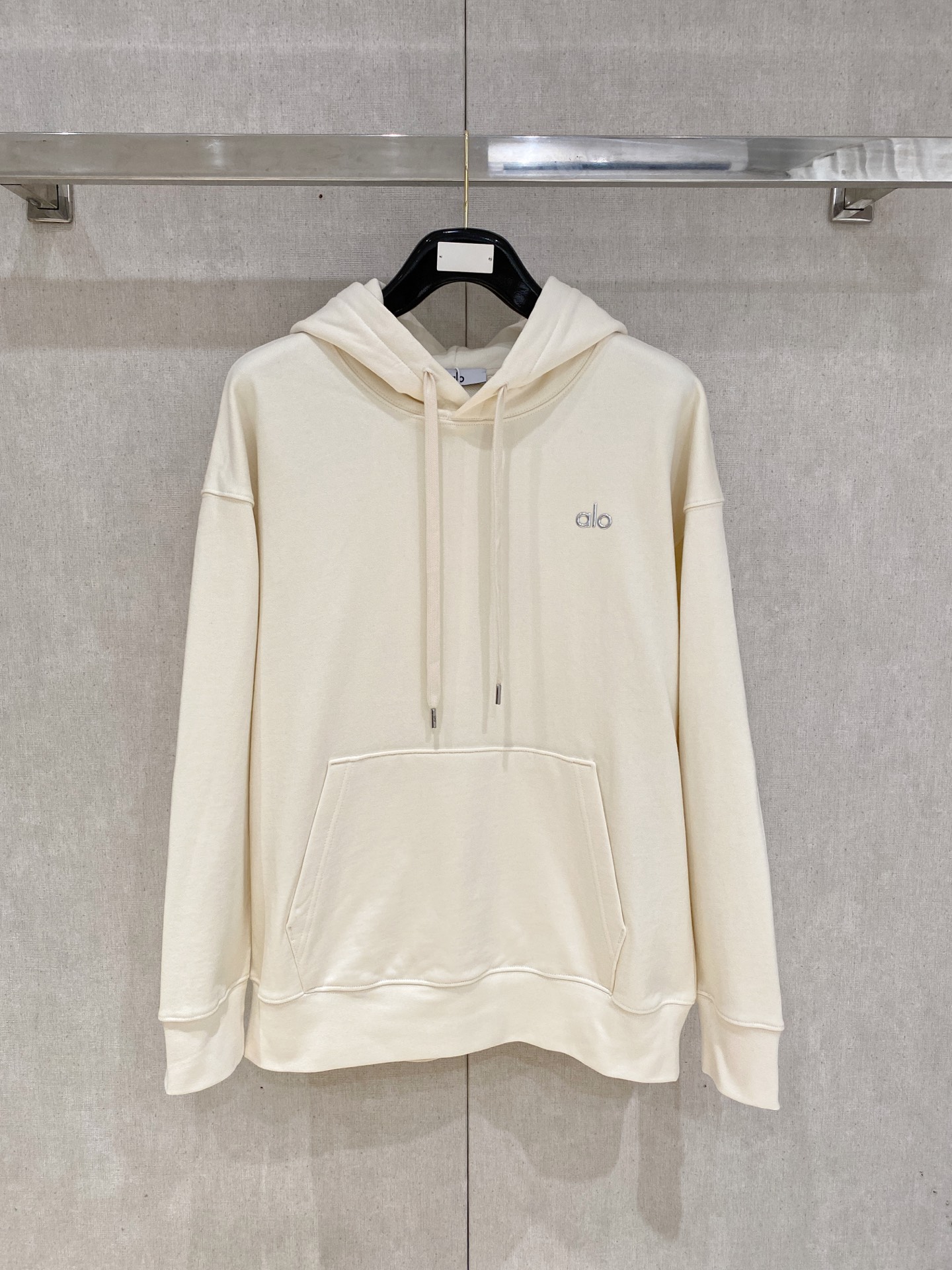 🌟🌟 -ALO 2025FW秋冬新品 休闲连帽卫衣 高端气质型必入的极品款式，一款极具腔调感与魅力的单品