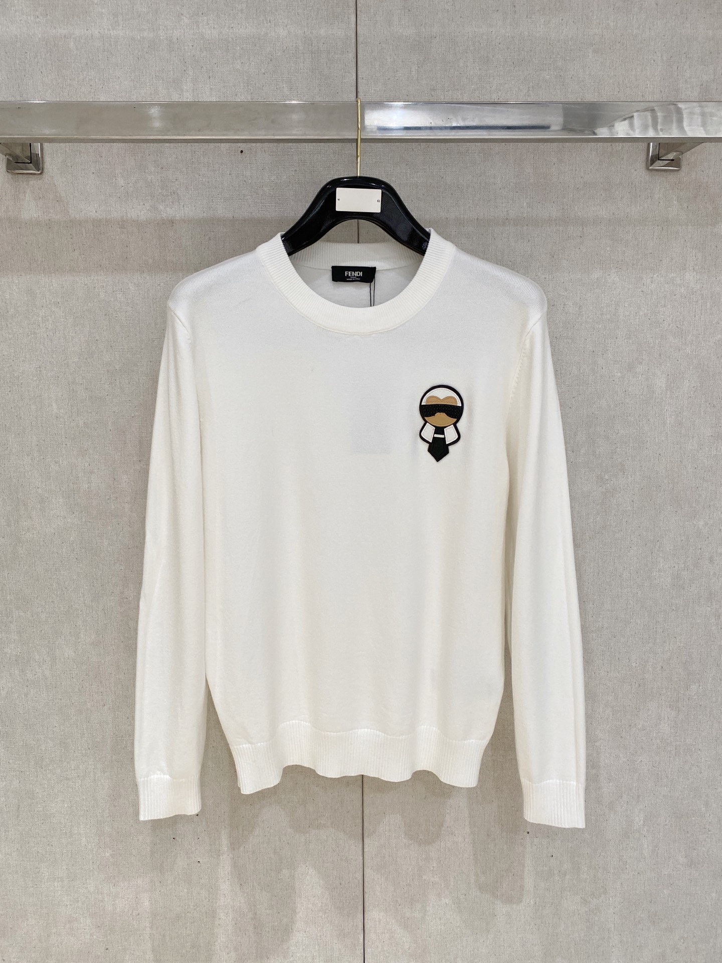 NO:518538,Fendi/Fendi 2025 new spring and summer products are available, complete three standards, round neck sweater, good products do not need to be introduced too much, look at the details, counter number M-XXXL /140 suggestions L,,fendi,fendi,sweaters,alexander wang19860909Fendi/芬迪 2025年春夏新品上新 三标齐全 圆领毛衣 好货不用过多介绍 看细节 专柜码数M-XXXL /140建议L,,fendi,fendi,sweaters,alexander wang,Men's clothing