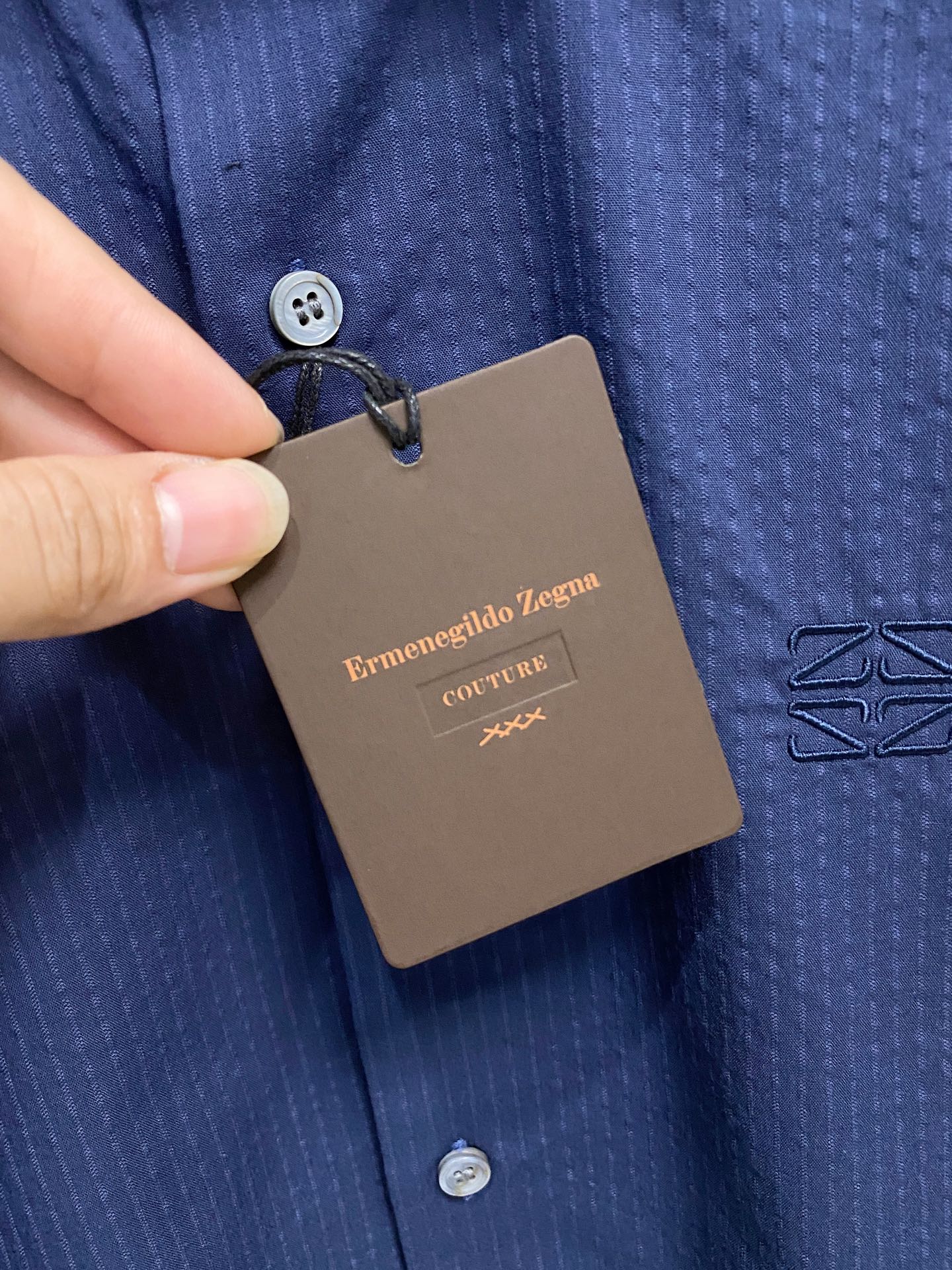 强势上新，新款不断！！！新款衬衫，高级面料高级做工，顶级品质！！！S一XXLS穿125左右m穿140左右