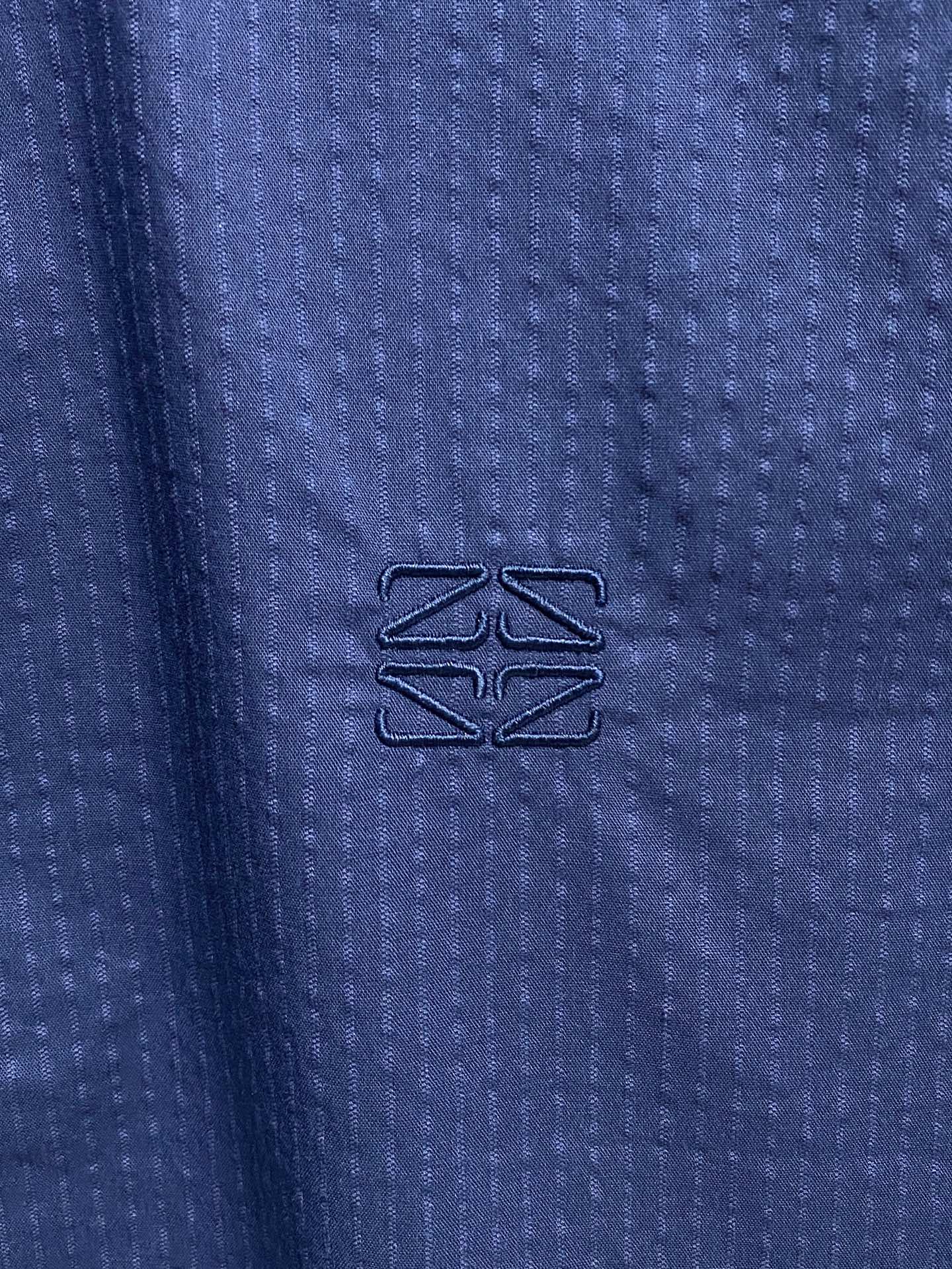 强势上新，新款不断！！！新款衬衫，高级面料高级做工，顶级品质！！！S一XXLS穿125左右m穿140左右