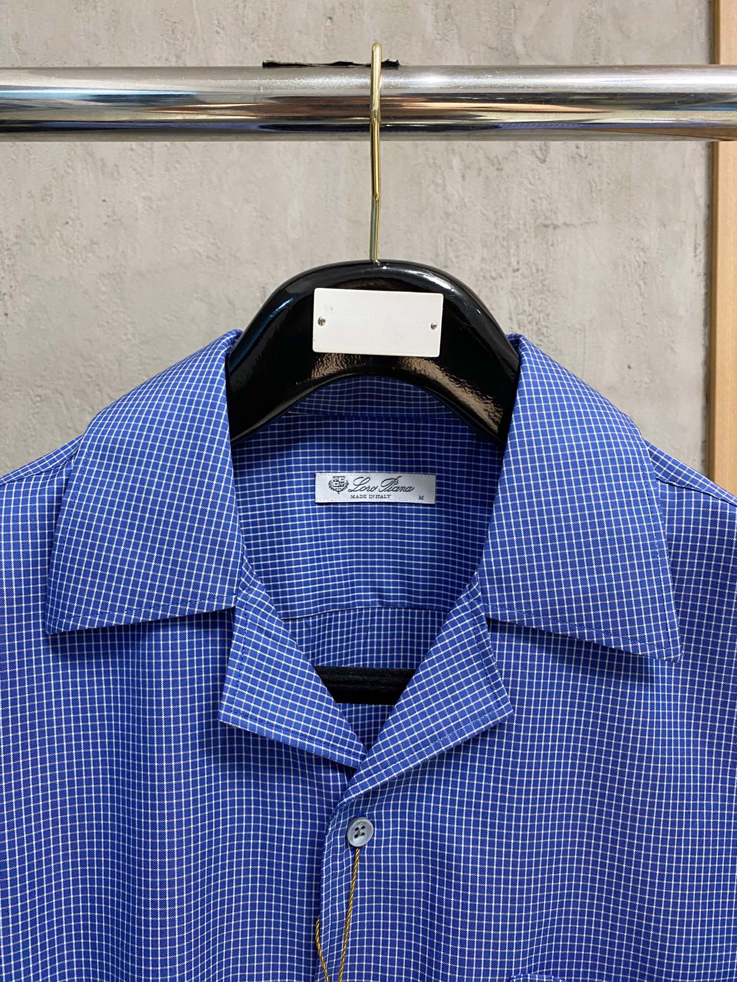 强势上新，新款不断！！！新款衬衫，高级面料高级做工，顶级品质！！！S一XXLS穿125左右m穿140左右