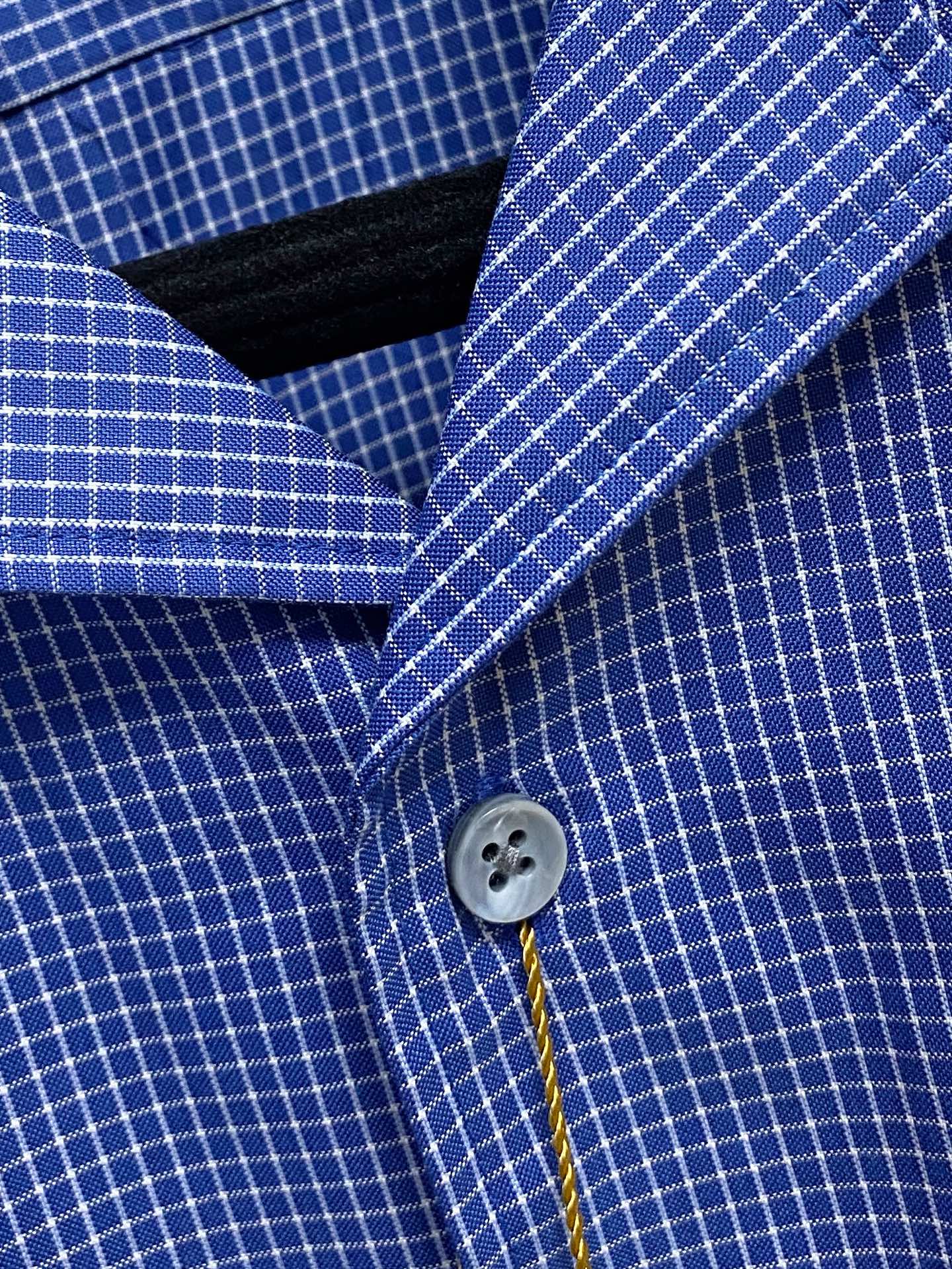 强势上新，新款不断！！！新款衬衫，高级面料高级做工，顶级品质！！！S一XXLS穿125左右m穿140左右