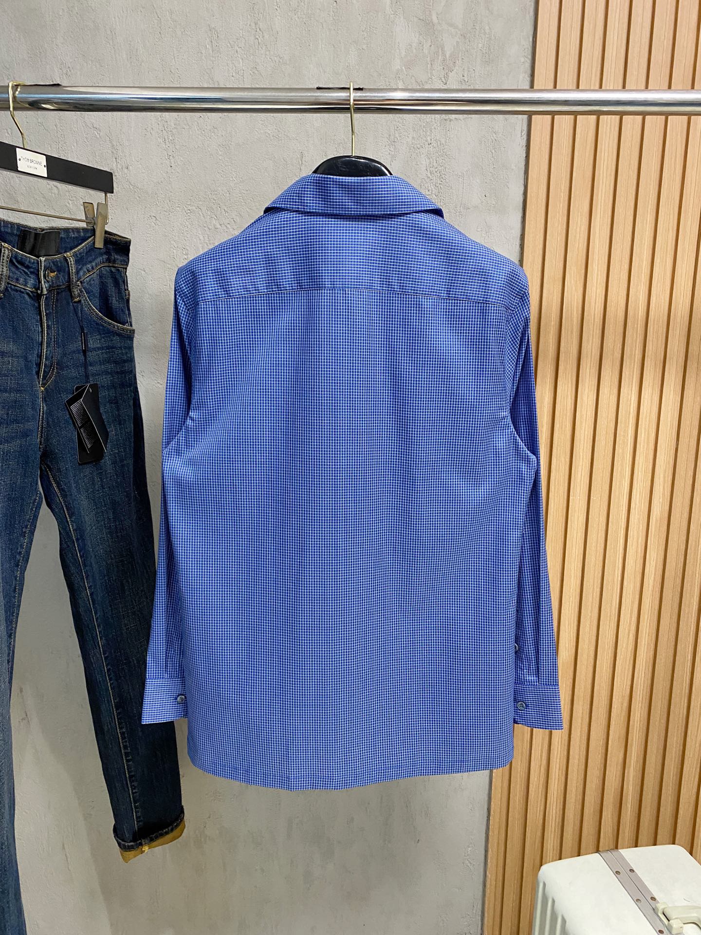 强势上新，新款不断！！！新款衬衫，高级面料高级做工，顶级品质！！！S一XXLS穿125左右m穿140左右