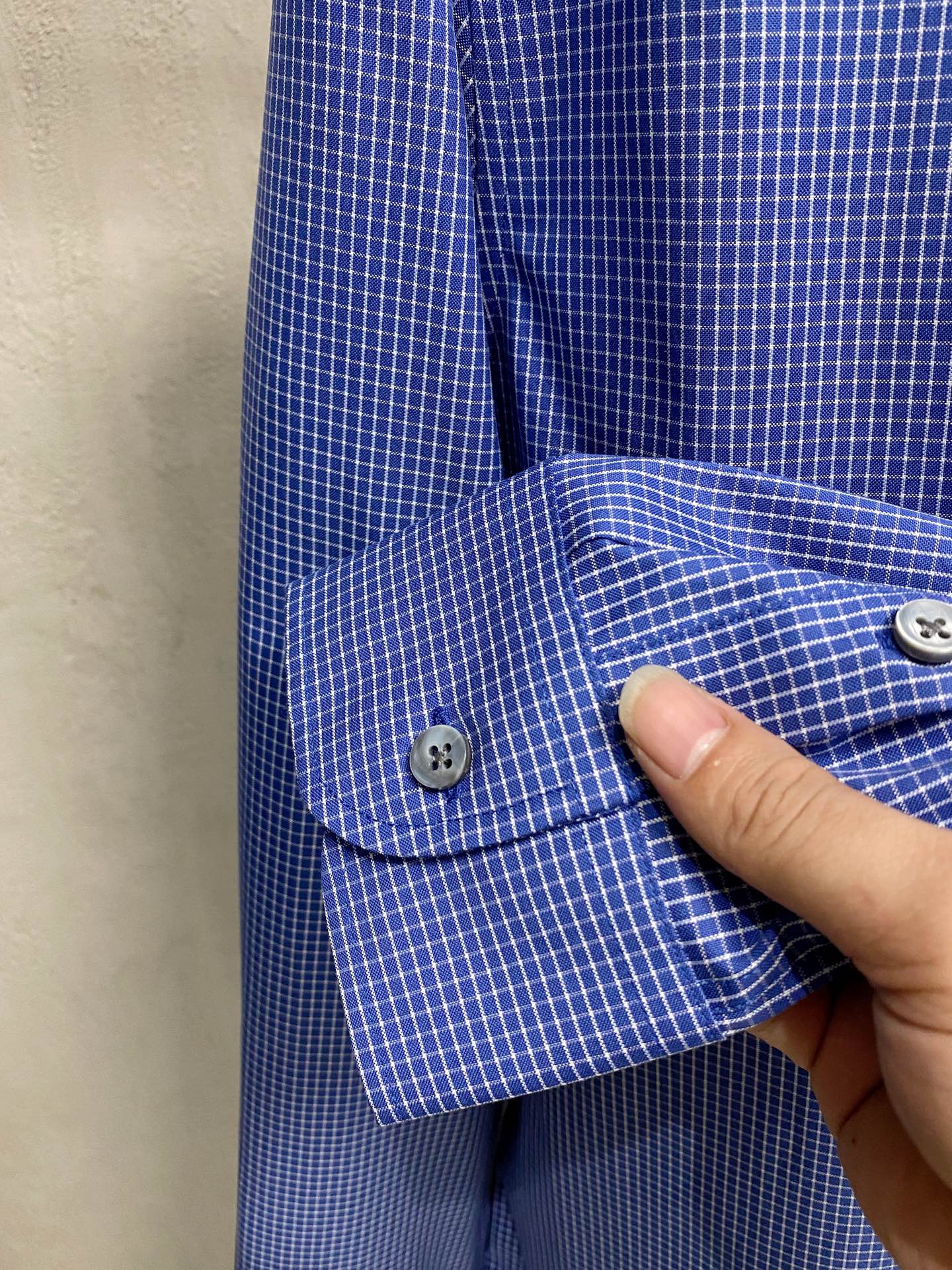 强势上新，新款不断！！！新款衬衫，高级面料高级做工，顶级品质！！！S一XXLS穿125左右m穿140左右