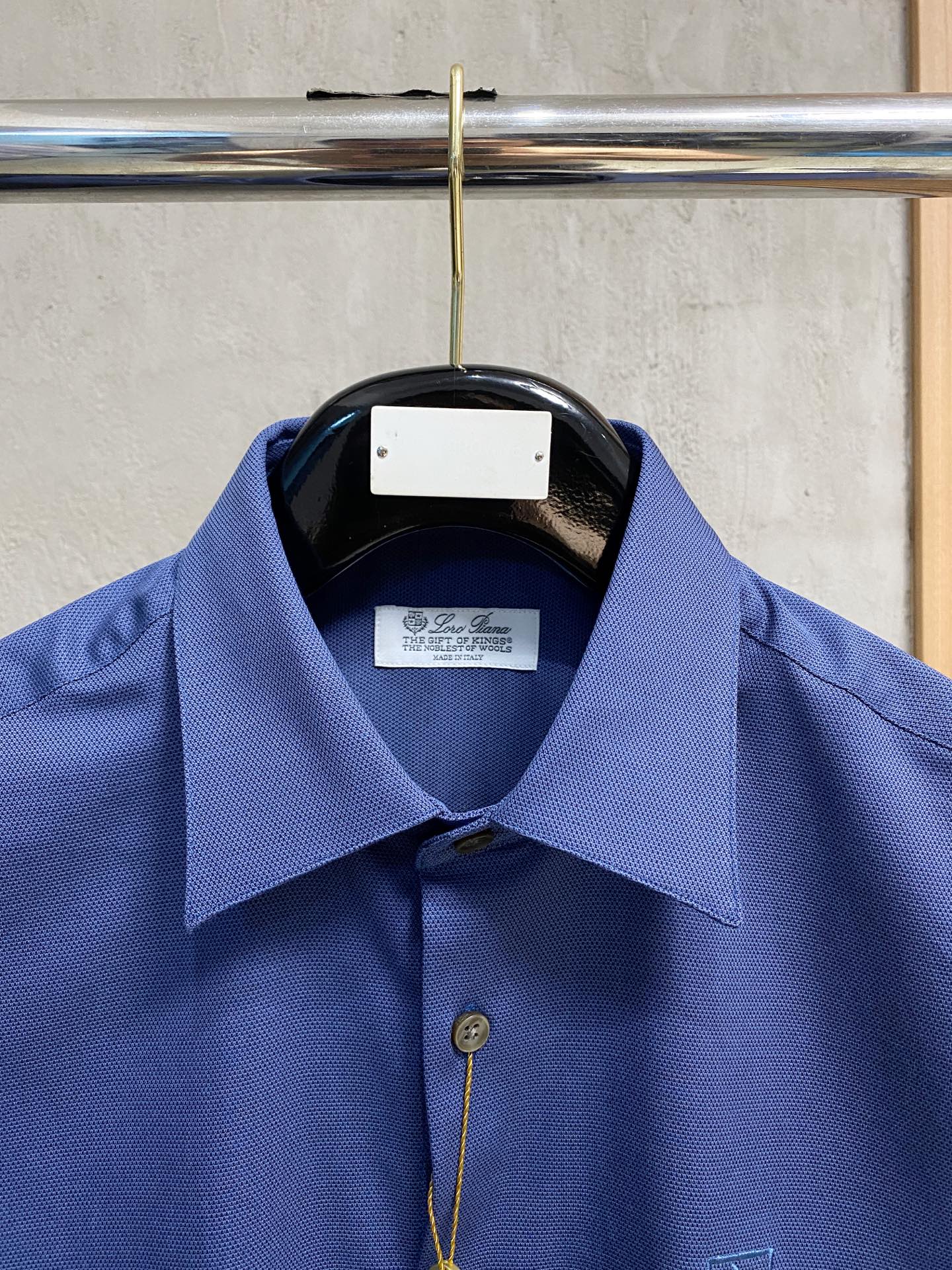 强势上新，新款不断！！！新款衬衫，高级面料高级做工，顶级品质！！！S一XXLS穿125左右m穿140左右