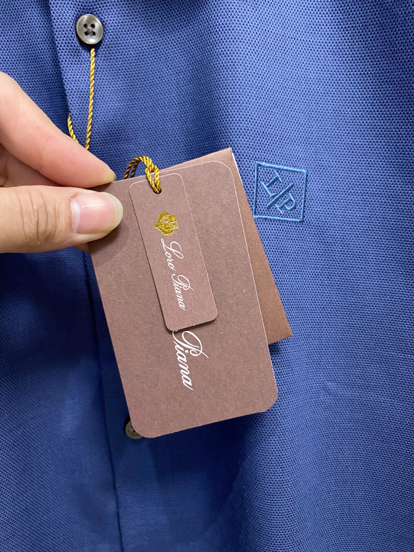 强势上新，新款不断！！！新款衬衫，高级面料高级做工，顶级品质！！！S一XXLS穿125左右m穿140左右