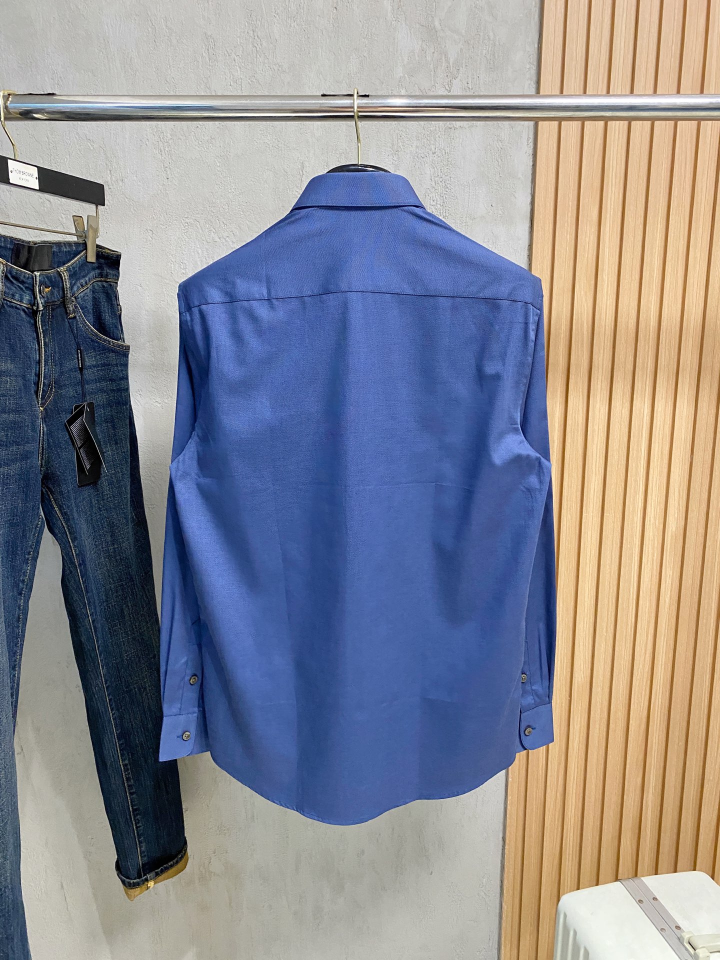 强势上新，新款不断！！！新款衬衫，高级面料高级做工，顶级品质！！！S一XXLS穿125左右m穿140左右