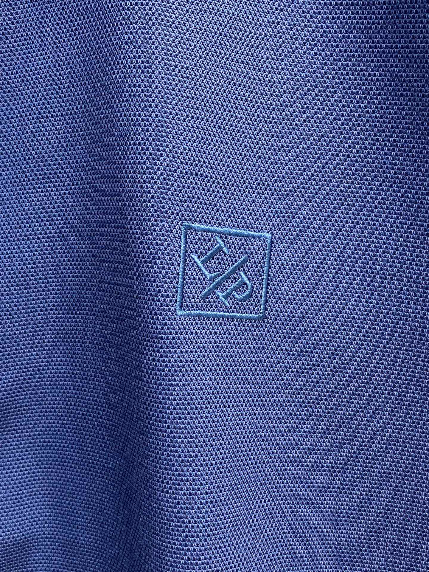 强势上新，新款不断！！！新款衬衫，高级面料高级做工，顶级品质！！！S一XXLS穿125左右m穿140左右