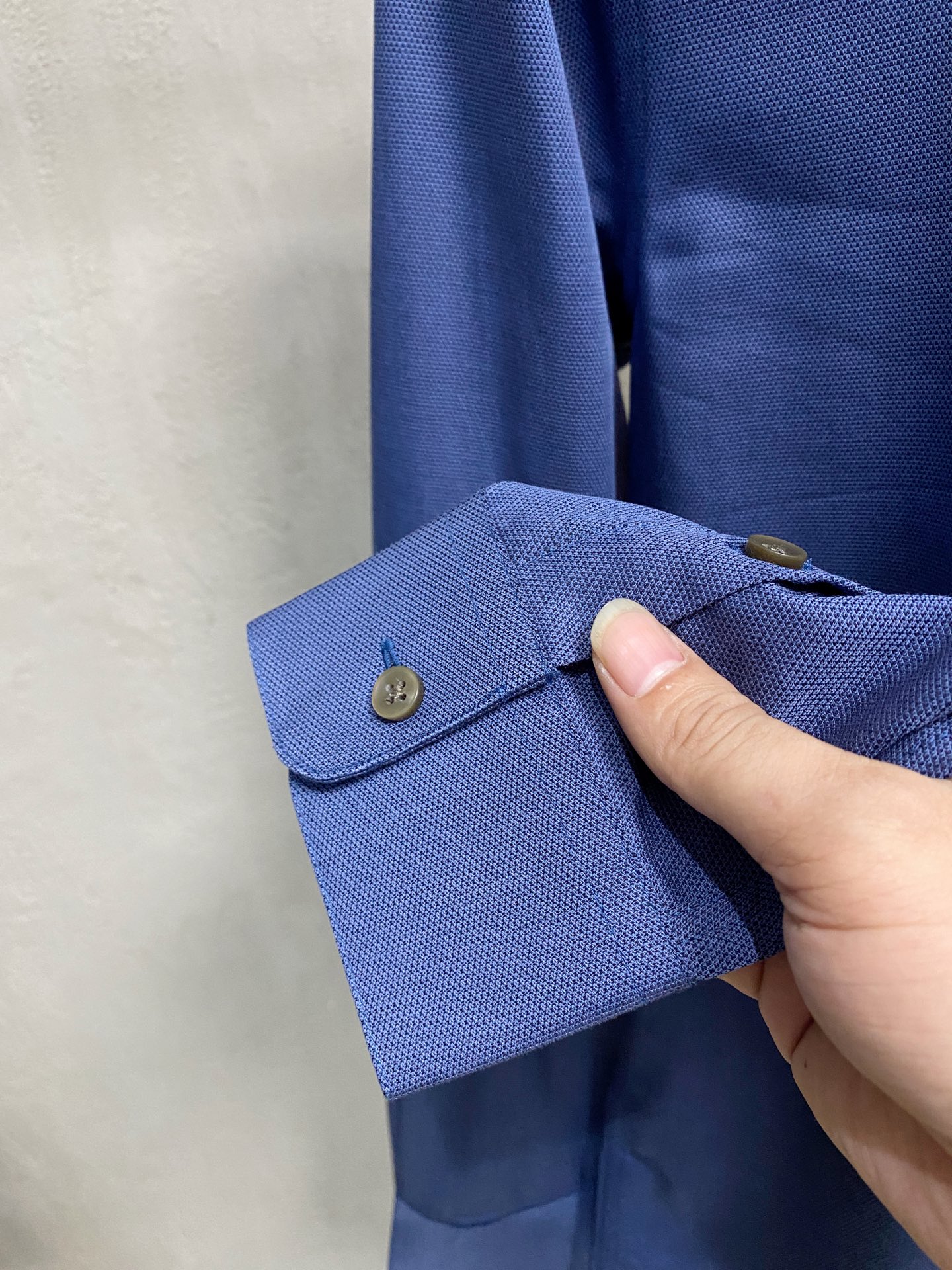 强势上新，新款不断！！！新款衬衫，高级面料高级做工，顶级品质！！！S一XXLS穿125左右m穿140左右