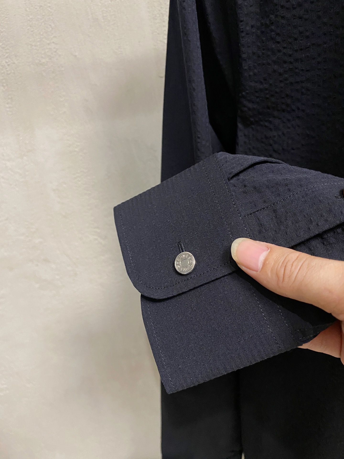 强势上新，新款不断！！！新款衬衫，高级面料高级做工，顶级品质！！！S一XXLS穿125左右m穿140左右