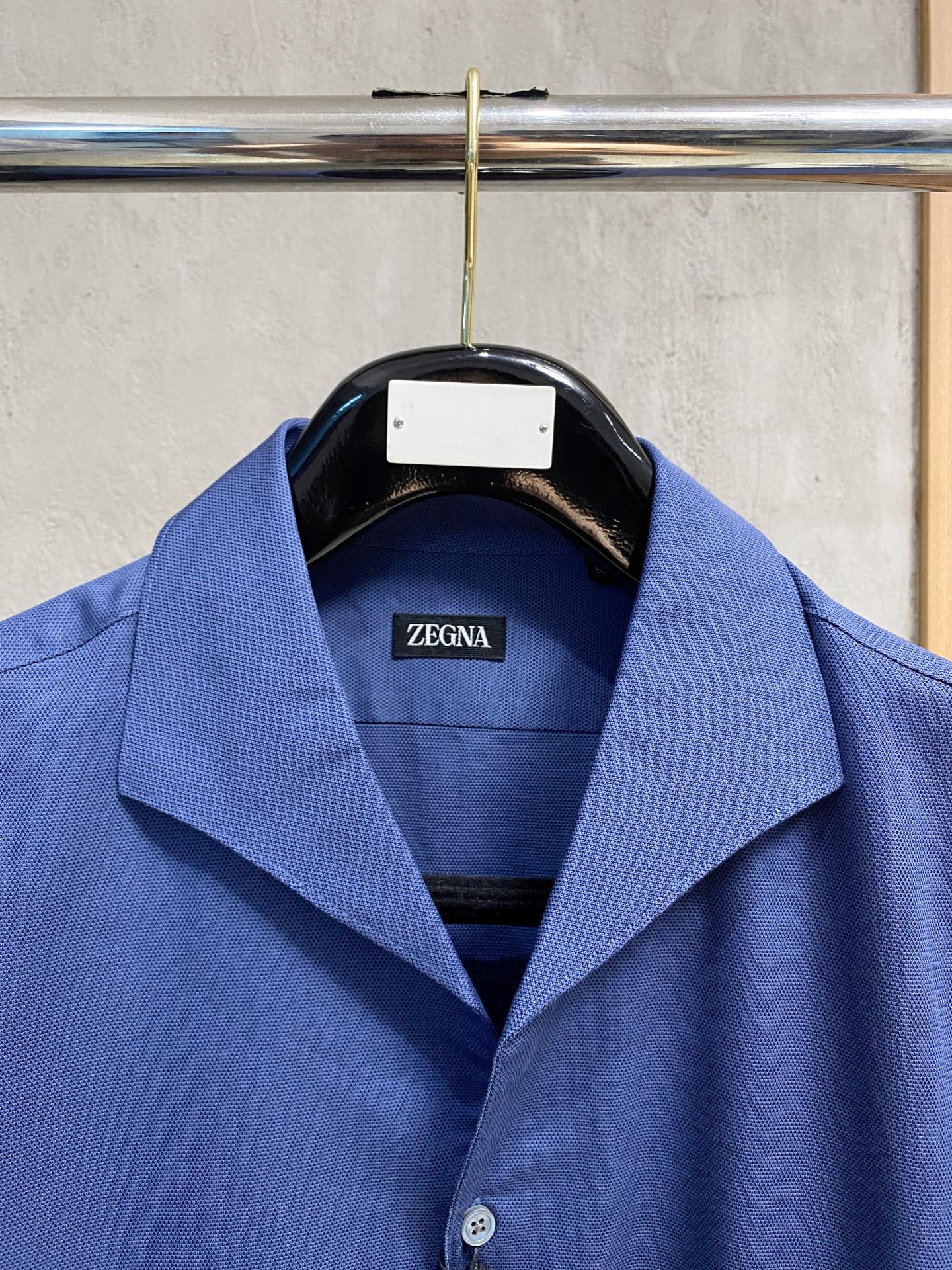 强势上新，新款不断！！！新款衬衫，高级面料高级做工，顶级品质！！！S一XXLS穿125左右m穿140左右