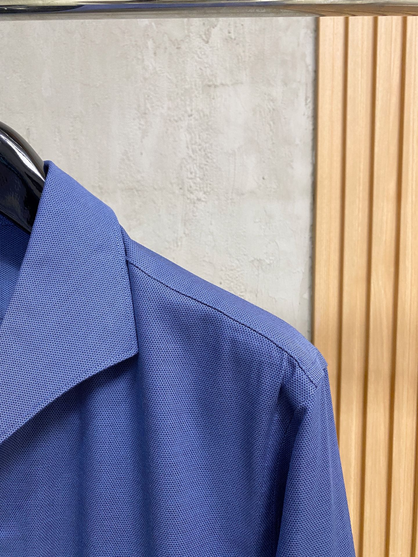 强势上新，新款不断！！！新款衬衫，高级面料高级做工，顶级品质！！！S一XXLS穿125左右m穿140左右