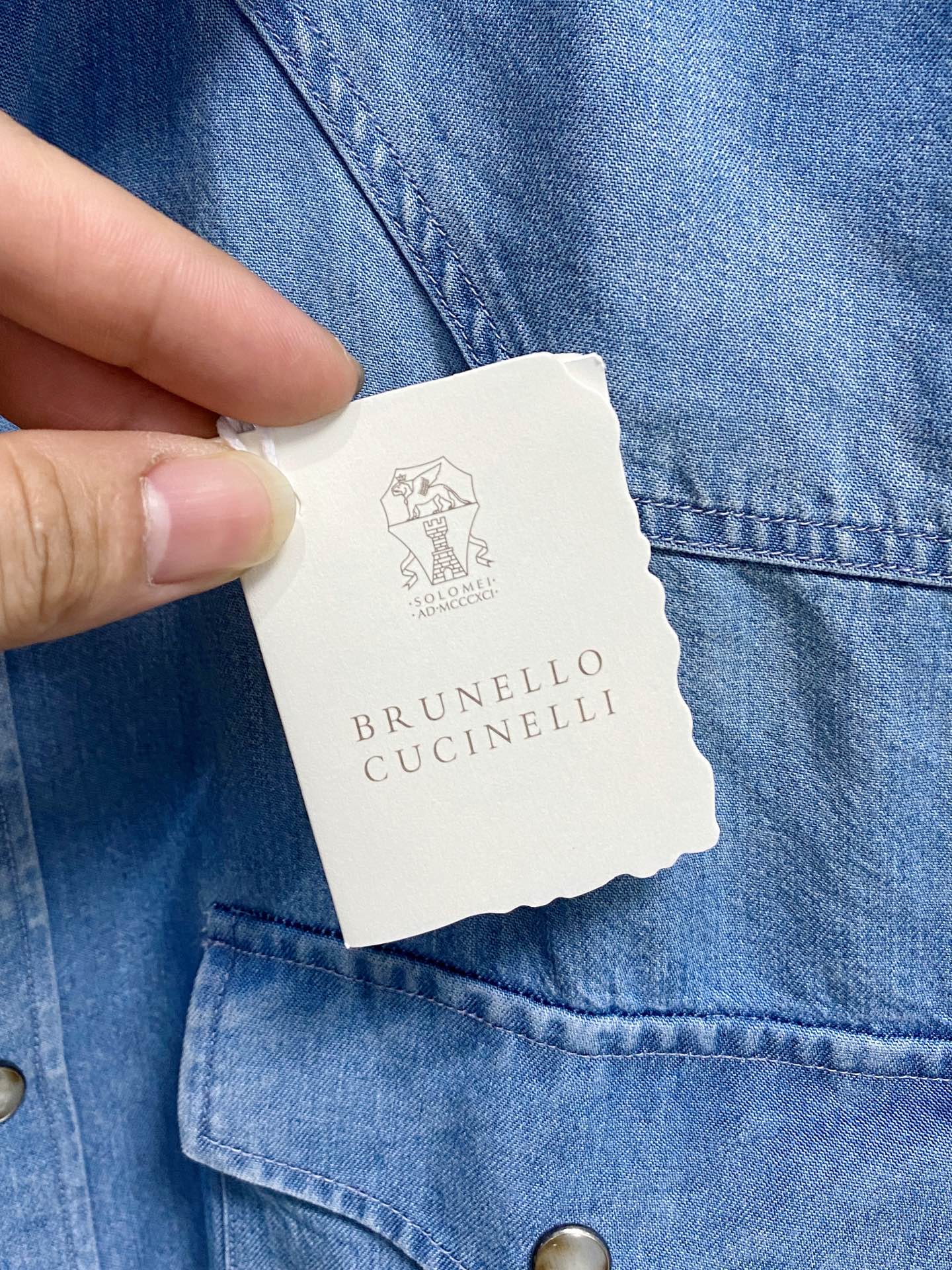 强势上新，新款不断！！！新款衬衫，高级面料高级做工，顶级品质！！！S一XXLS穿125左右m穿140左右