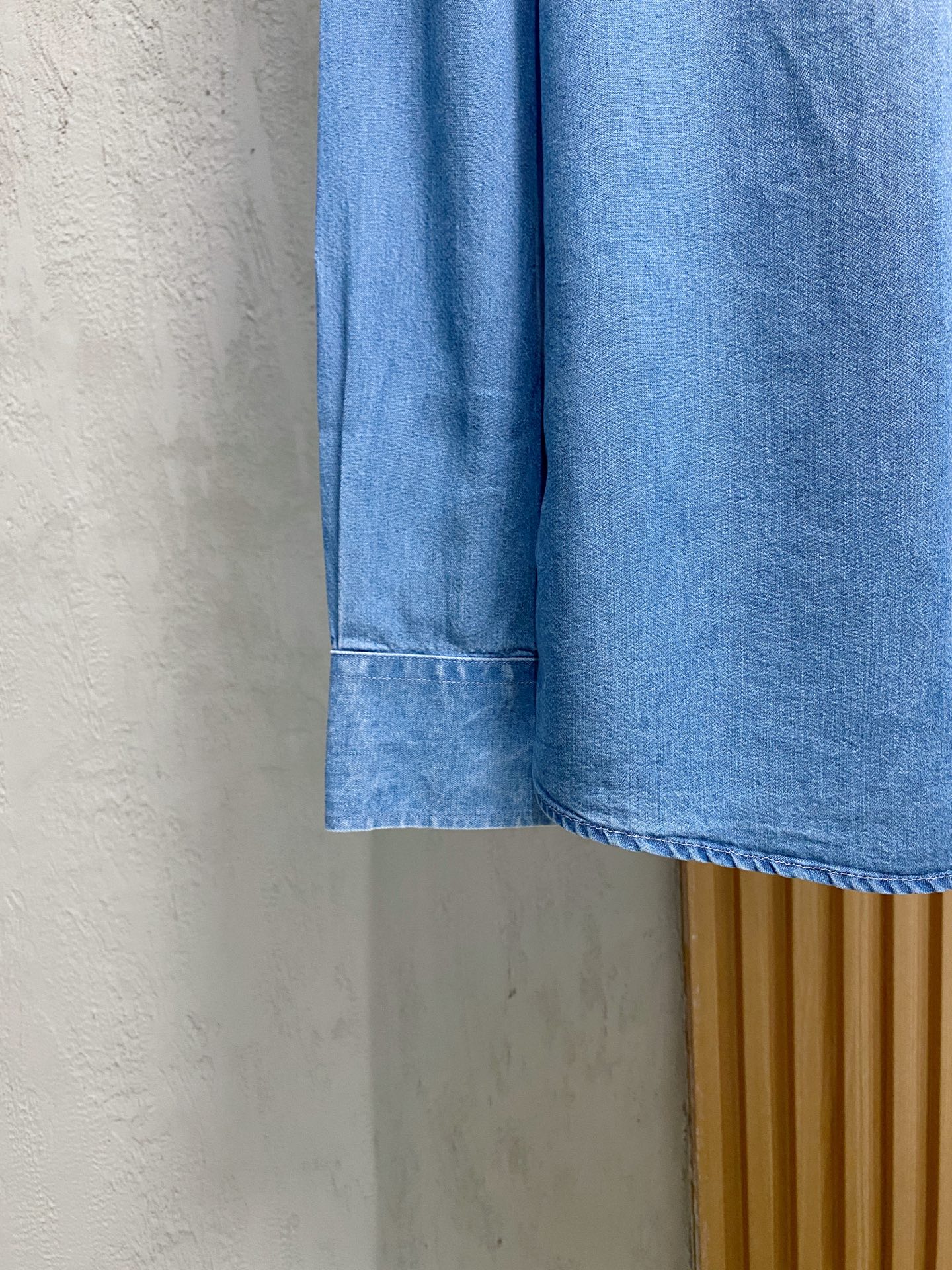 强势上新，新款不断！！！新款衬衫，高级面料高级做工，顶级品质！！！S一XXLS穿125左右m穿140左右