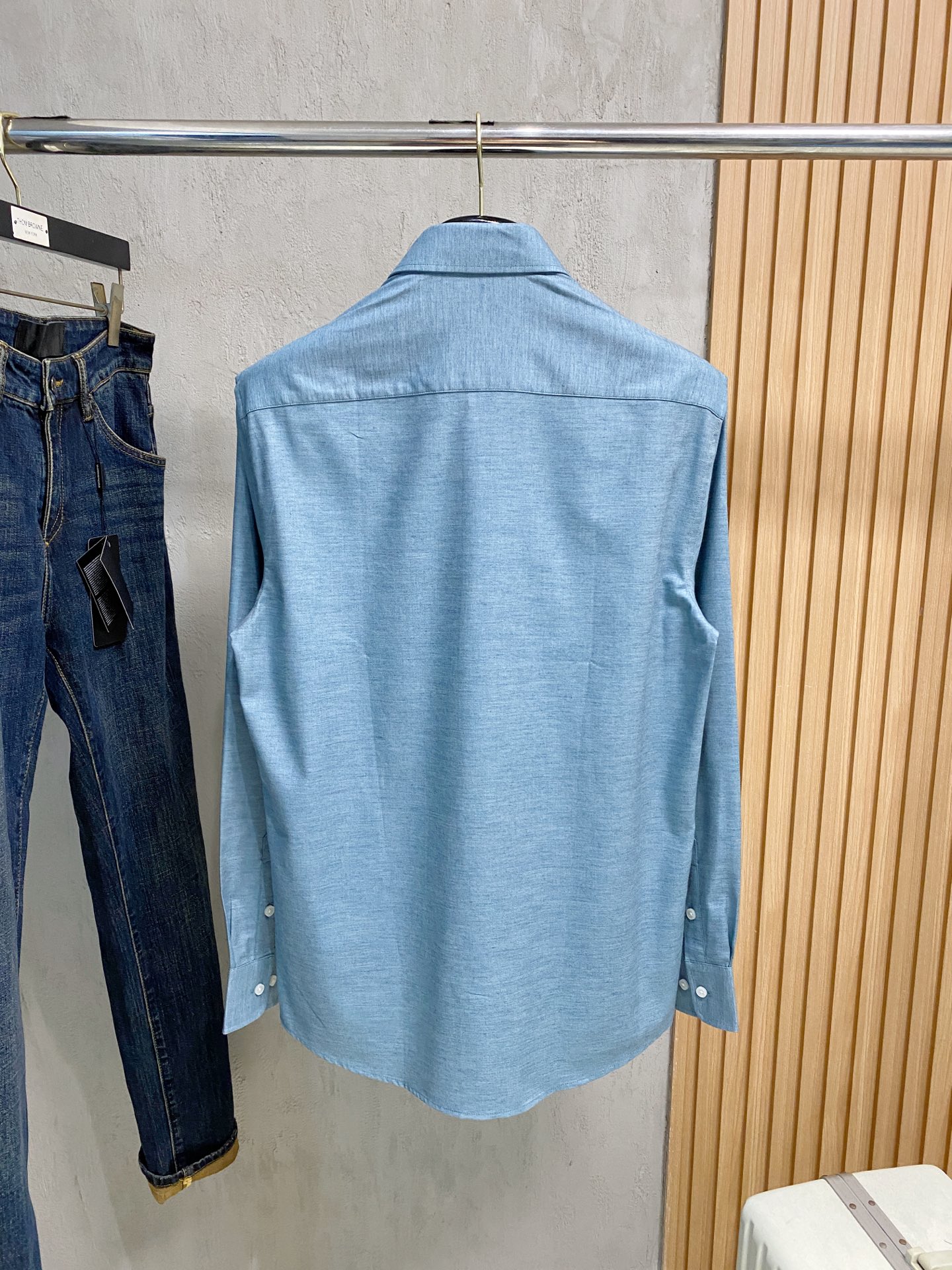 强势上新，新款不断！！！新款衬衫，高级面料高级做工，顶级品质！！！S一XXLS穿125左右m穿140左右