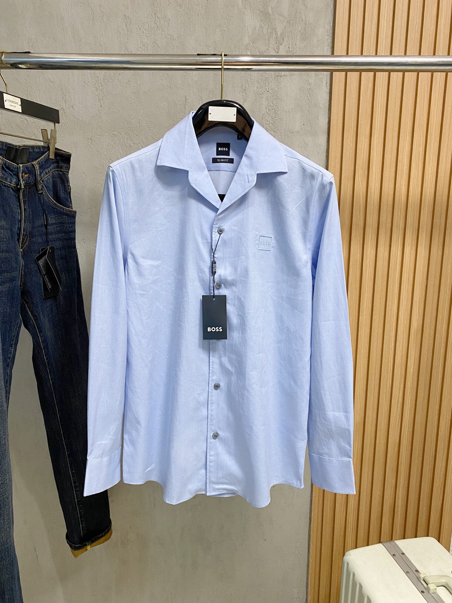 强势上新，新款不断！！！新款衬衫，高级面料高级做工，顶级品质！！！S一XXLS穿125左右m穿140左右