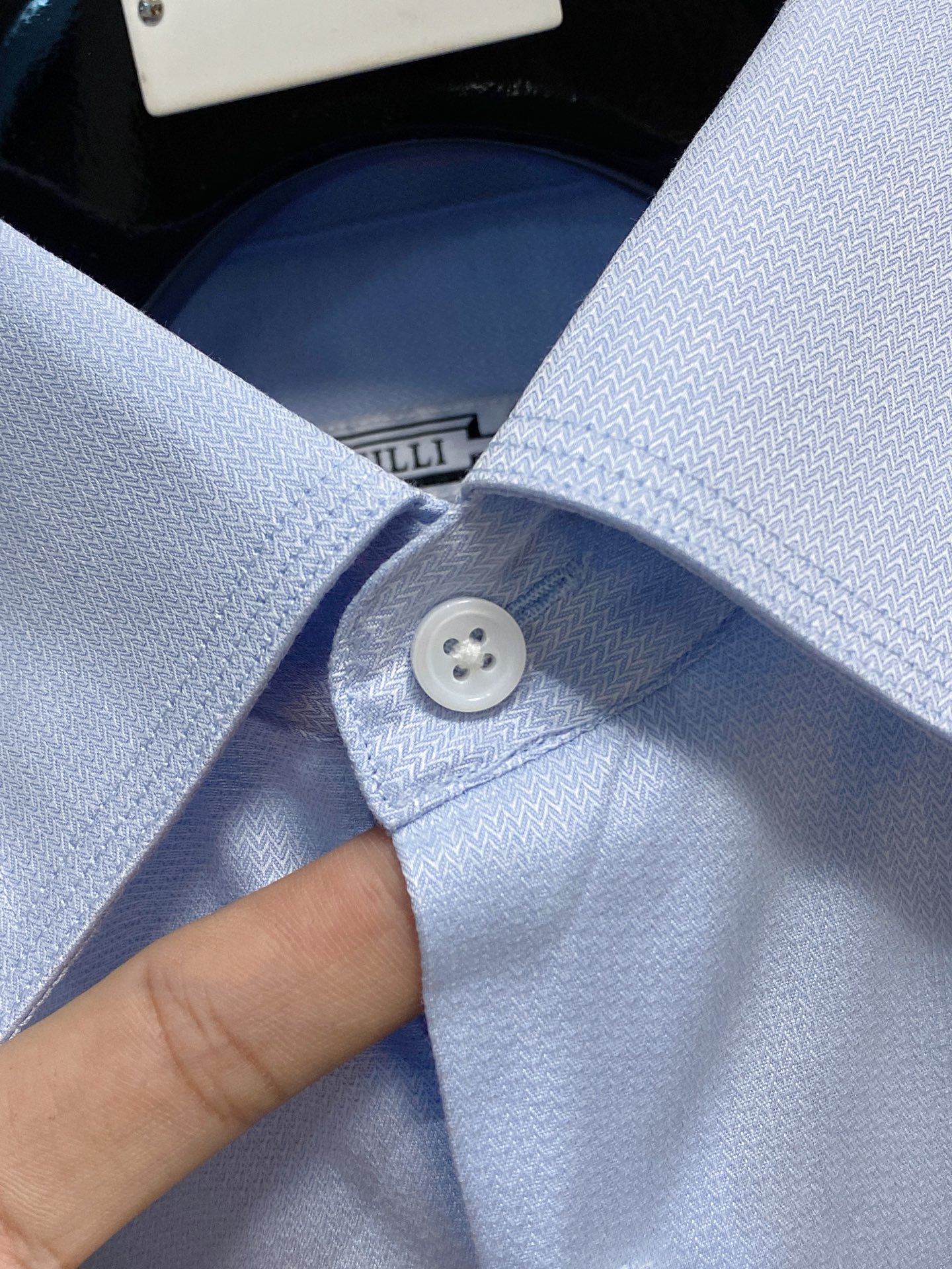 强势上新，新款不断！！！新款衬衫，高级面料高级做工，顶级品质！！！S一XXLS穿125左右m穿140左右