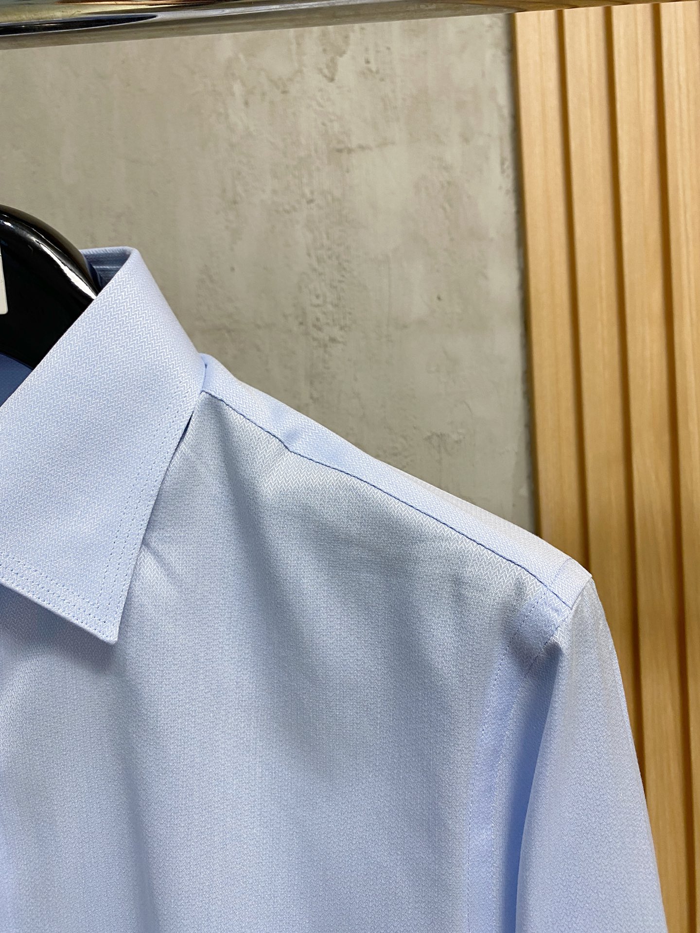 强势上新，新款不断！！！新款衬衫，高级面料高级做工，顶级品质！！！S一XXLS穿125左右m穿140左右