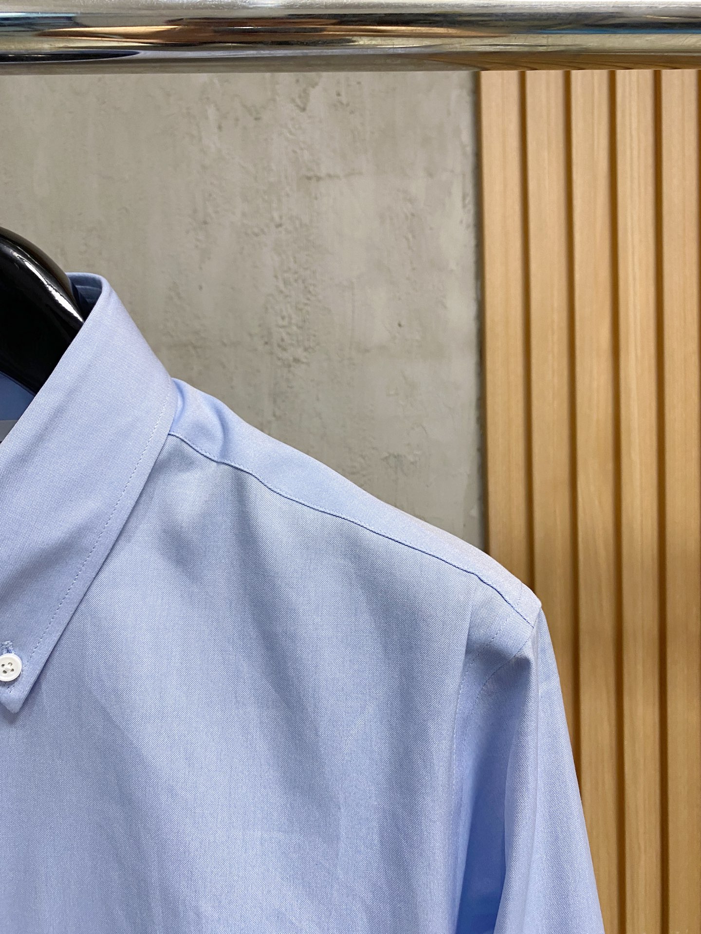 强势上新，新款不断！！！新款衬衫，高级面料高级做工，顶级品质！！！S一XXLS穿125左右m穿140左右