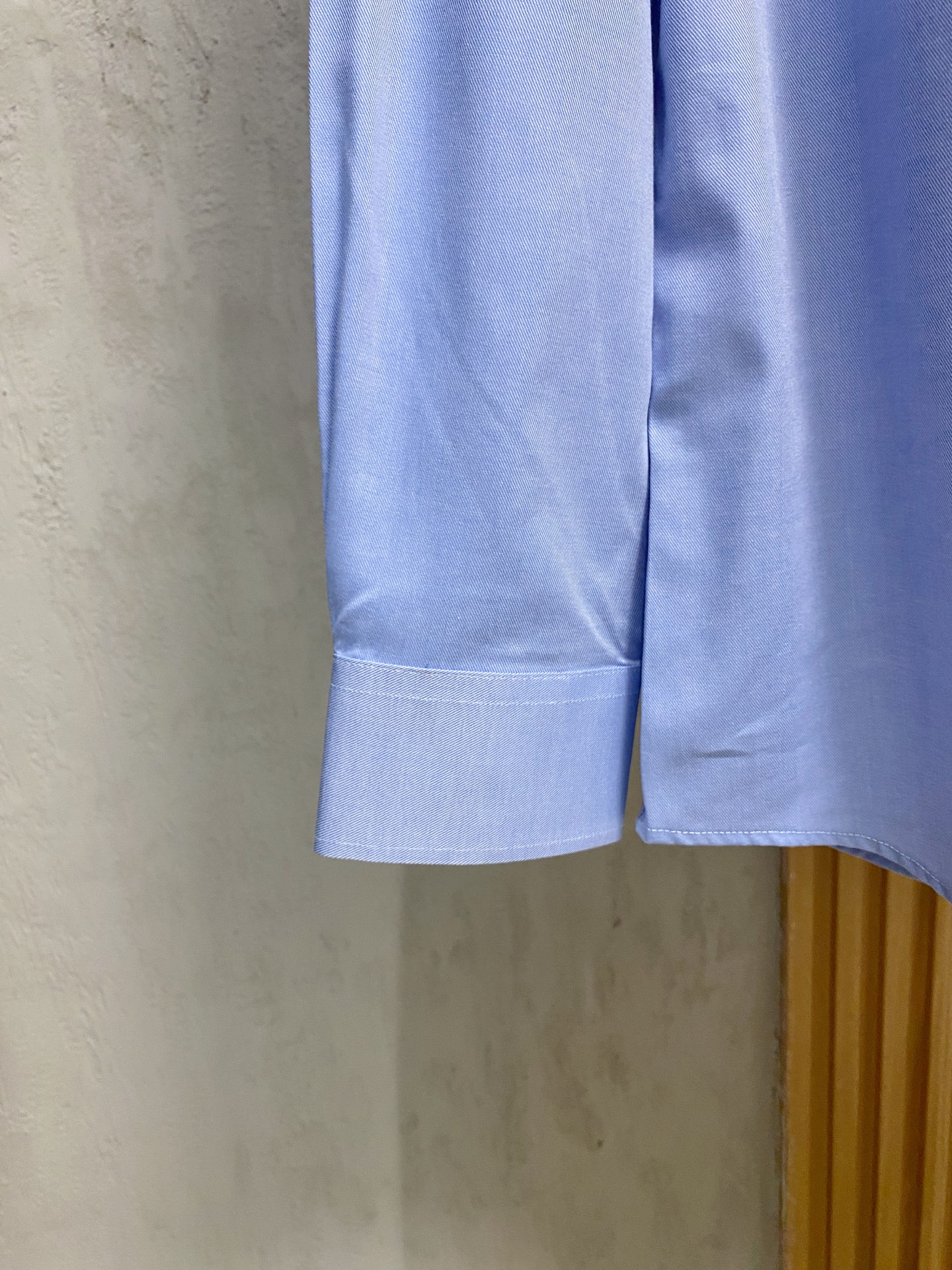 强势上新，新款不断！！！新款衬衫，高级面料高级做工，顶级品质！！！S一XXLS穿125左右m穿140左右