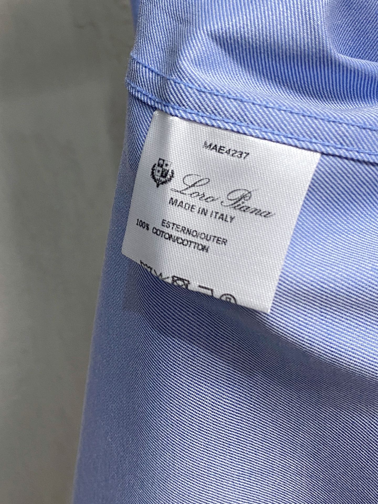 强势上新，新款不断！！！新款衬衫，高级面料高级做工，顶级品质！！！S一XXLS穿125左右m穿140左右