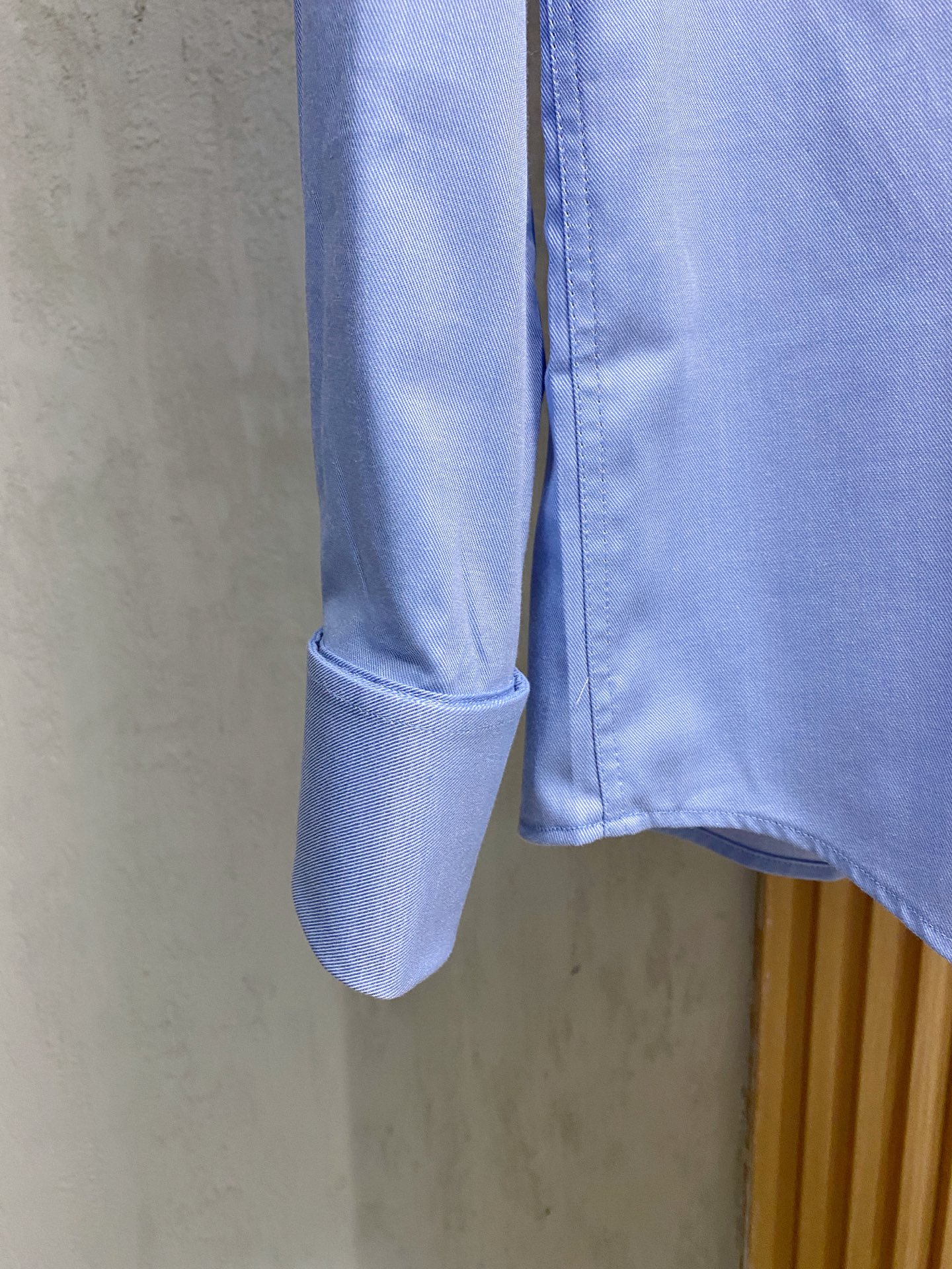 强势上新，新款不断！！！新款衬衫，高级面料高级做工，顶级品质！！！S一XXLS穿125左右m穿140左右