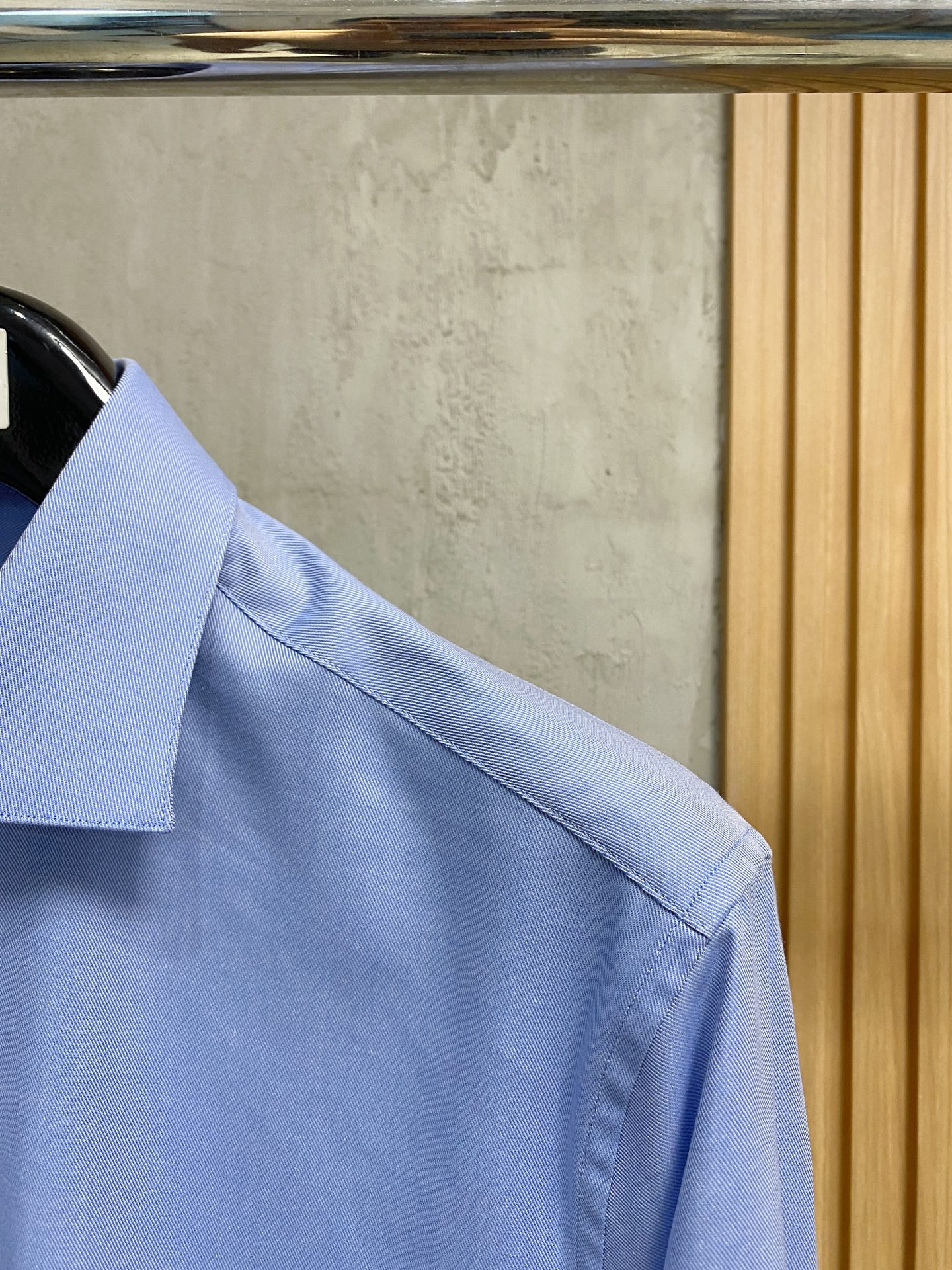 强势上新，新款不断！！！新款衬衫，高级面料高级做工，顶级品质！！！S一XXLS穿125左右m穿140左右