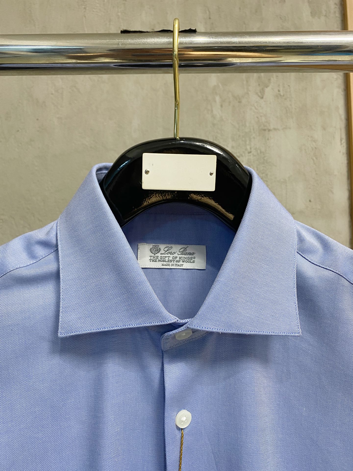 强势上新，新款不断！！！新款衬衫，高级面料高级做工，顶级品质！！！S一XXLS穿125左右m穿140左右