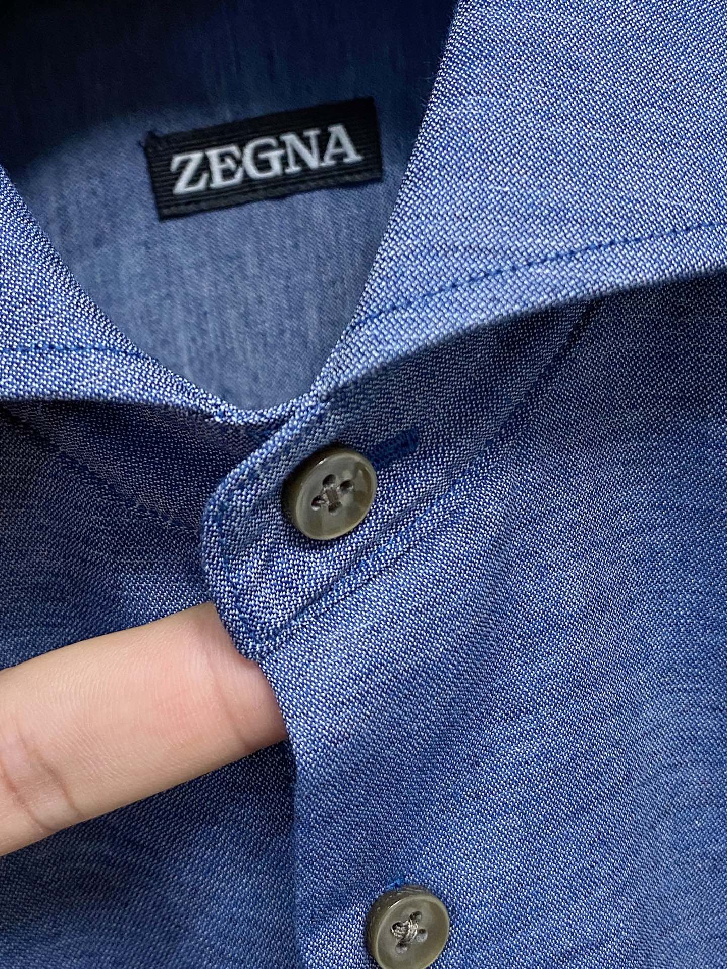 强势上新，新款不断！！！新款衬衫，高级面料高级做工，顶级品质！！！S一XXLS穿125左右m穿140左右