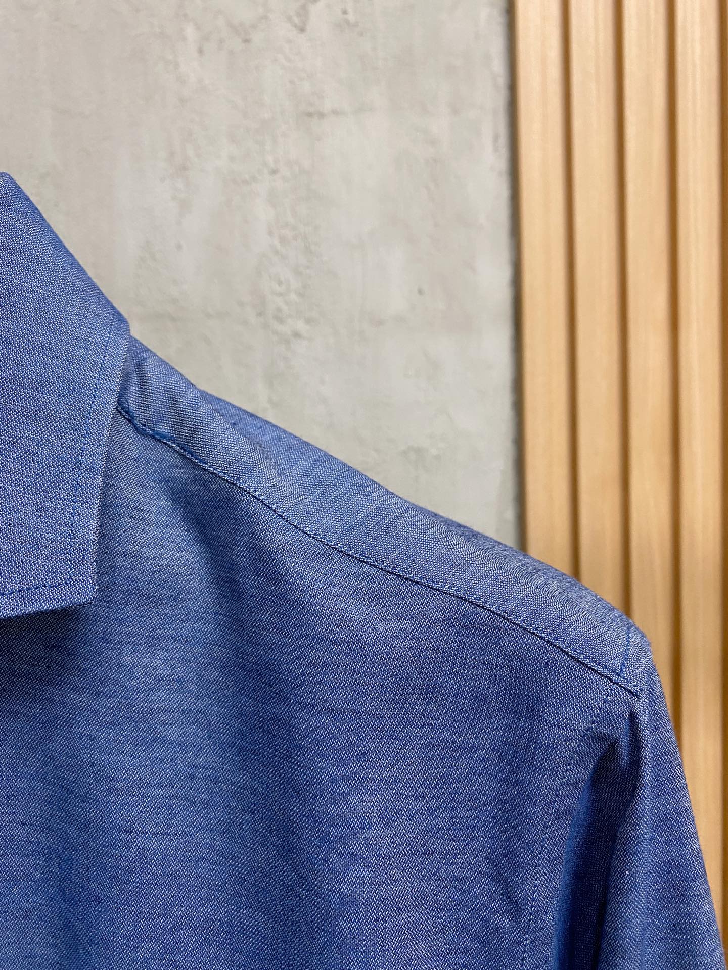 强势上新，新款不断！！！新款衬衫，高级面料高级做工，顶级品质！！！S一XXLS穿125左右m穿140左右