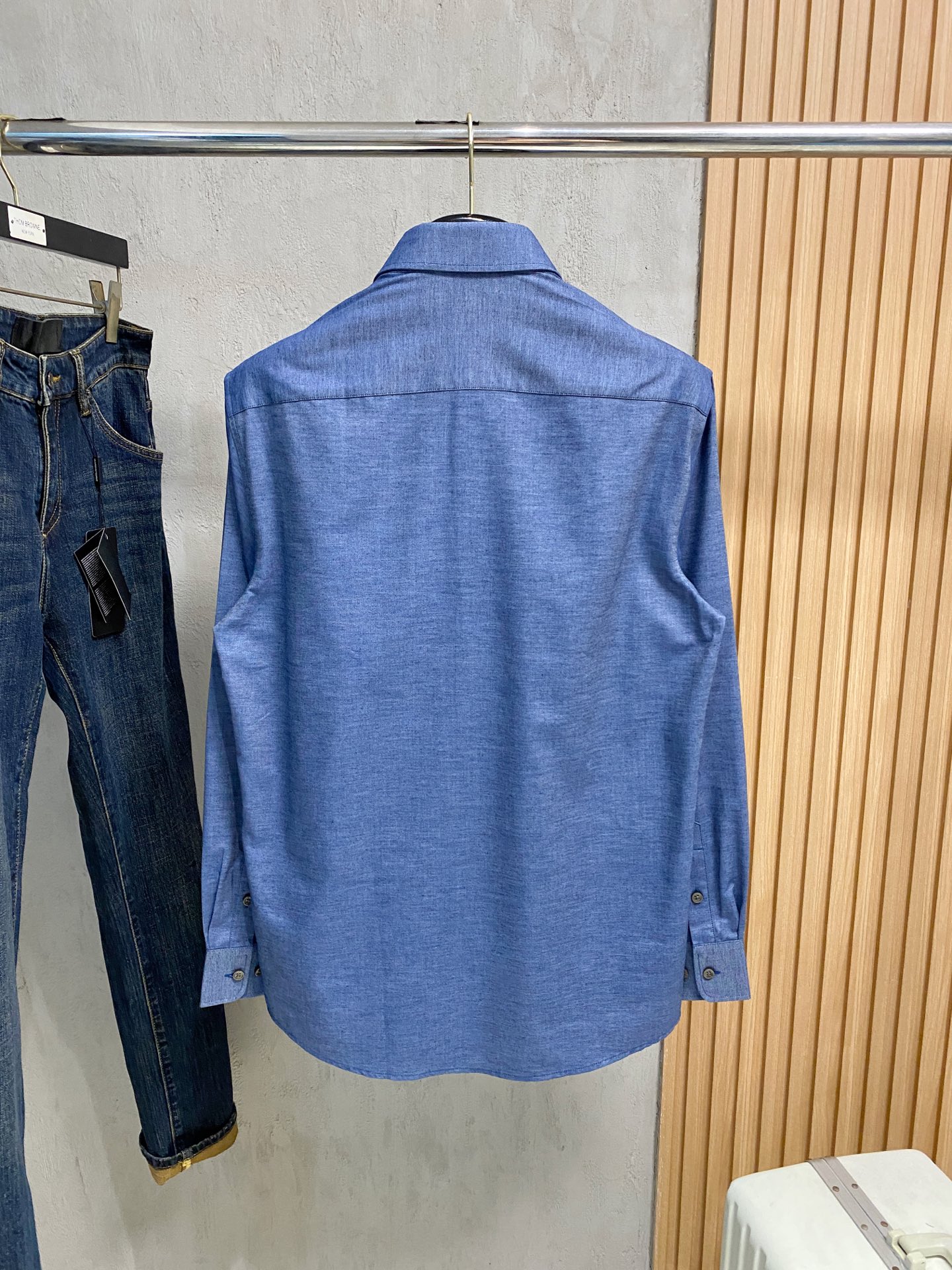 强势上新，新款不断！！！新款衬衫，高级面料高级做工，顶级品质！！！S一XXLS穿125左右m穿140左右