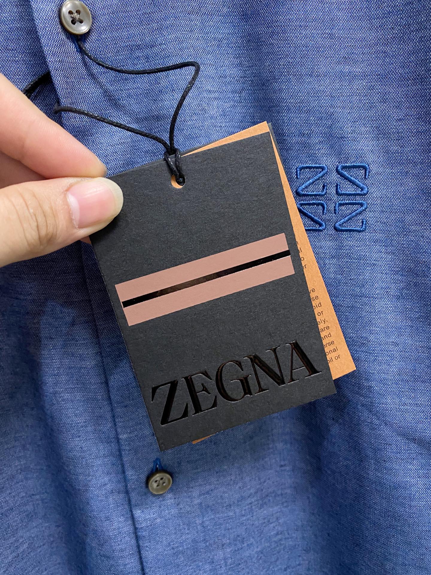 强势上新，新款不断！！！新款衬衫，高级面料高级做工，顶级品质！！！S一XXLS穿125左右m穿140左右