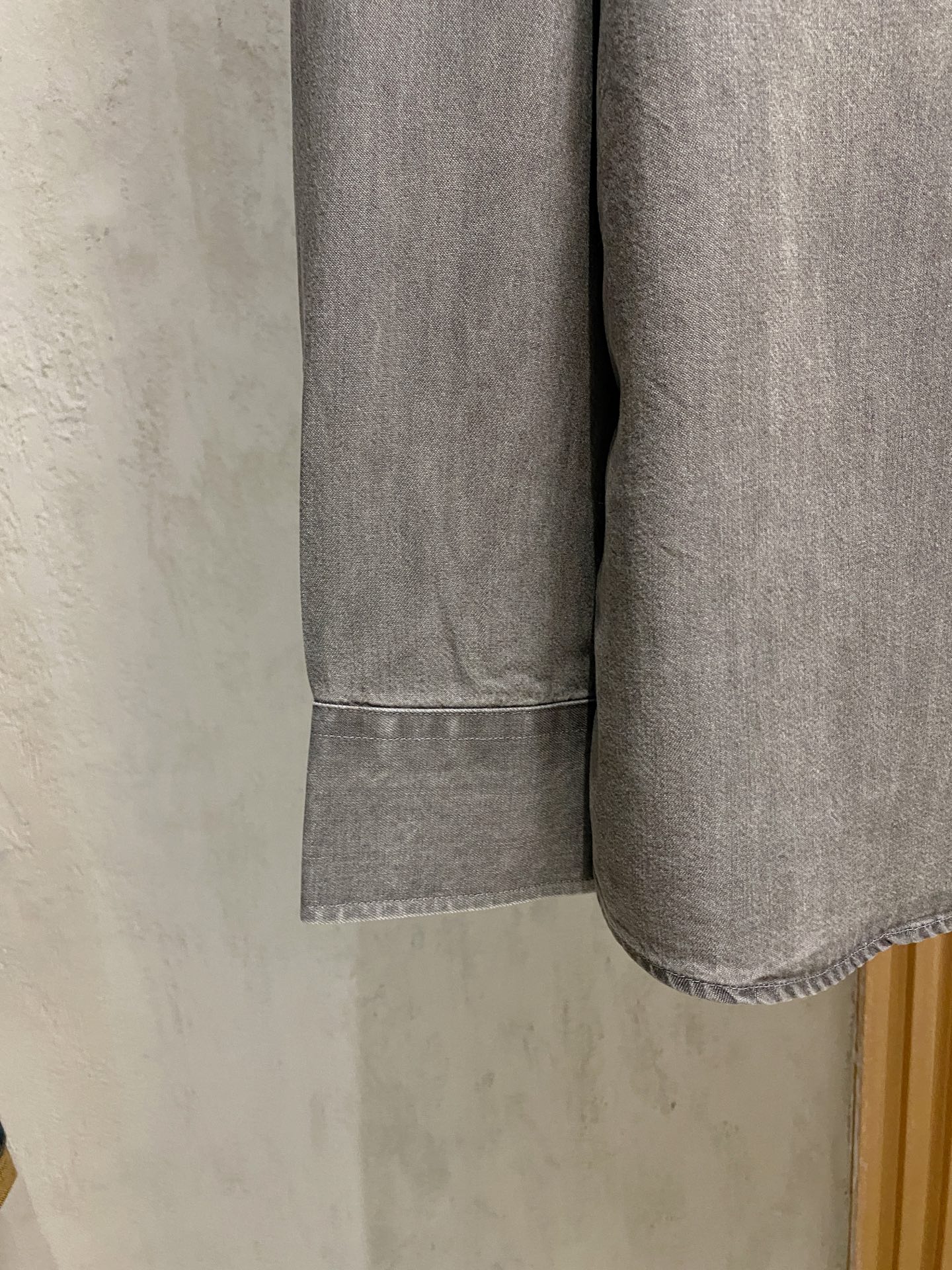 强势上新，新款不断！！！新款衬衫，高级面料高级做工，顶级品质！！！S一XXLS穿125左右m穿140左右