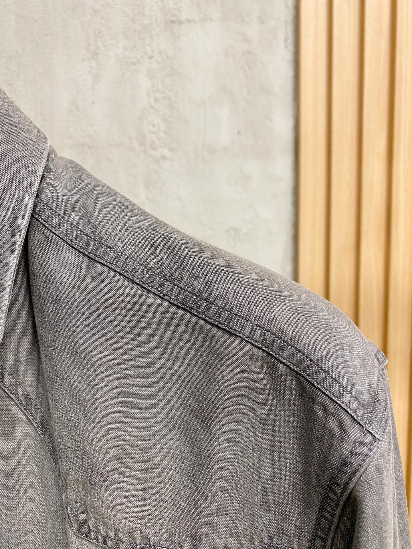 强势上新，新款不断！！！新款衬衫，高级面料高级做工，顶级品质！！！S一XXLS穿125左右m穿140左右