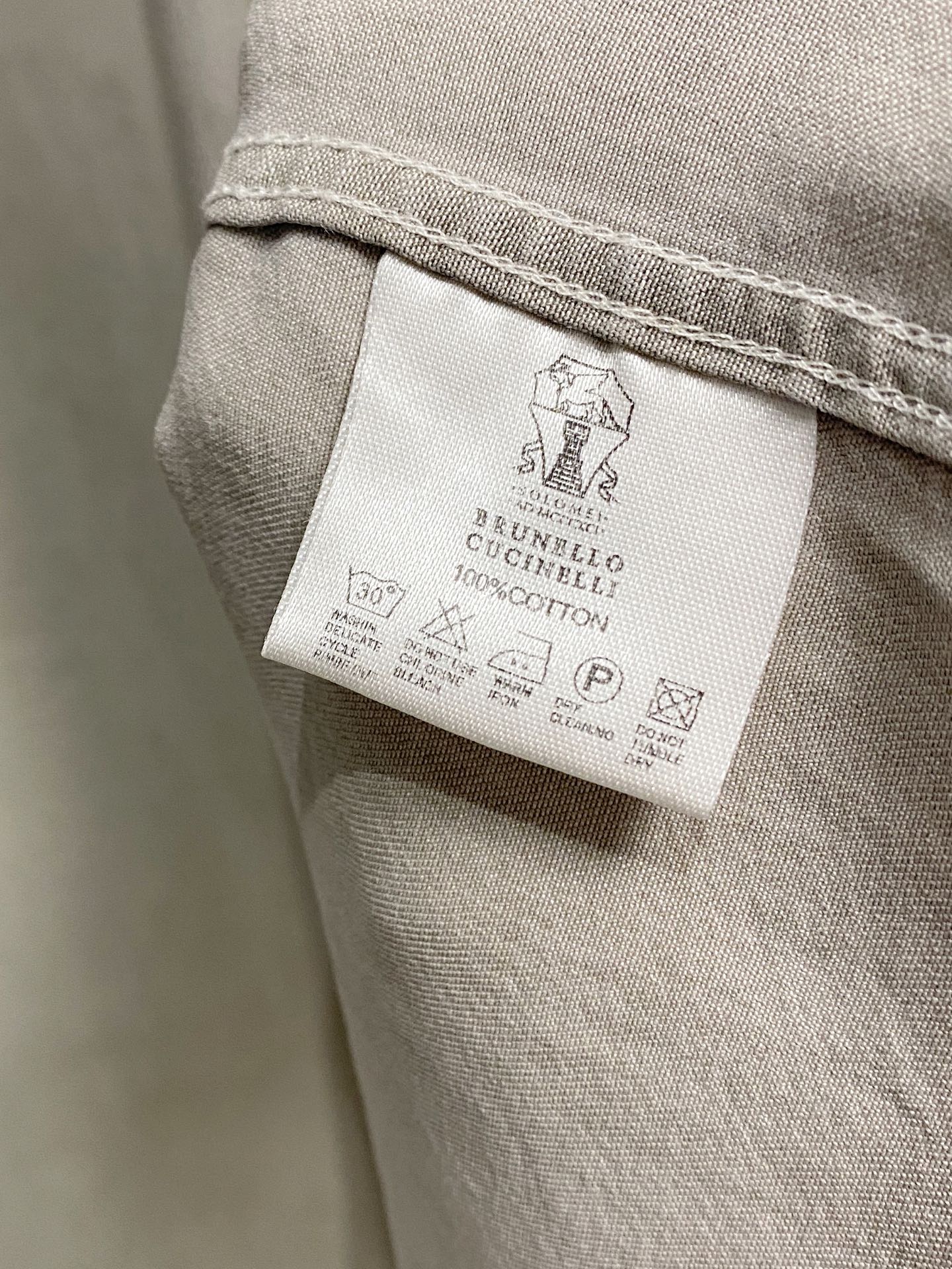 强势上新，新款不断！！！新款衬衫，高级面料高级做工，顶级品质！！！S一XXLS穿125左右m穿140左右