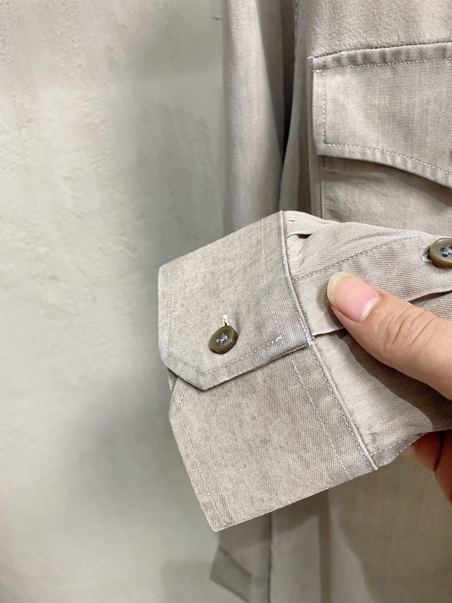 强势上新，新款不断！！！新款衬衫，高级面料高级做工，顶级品质！！！S一XXLS穿125左右m穿140左右